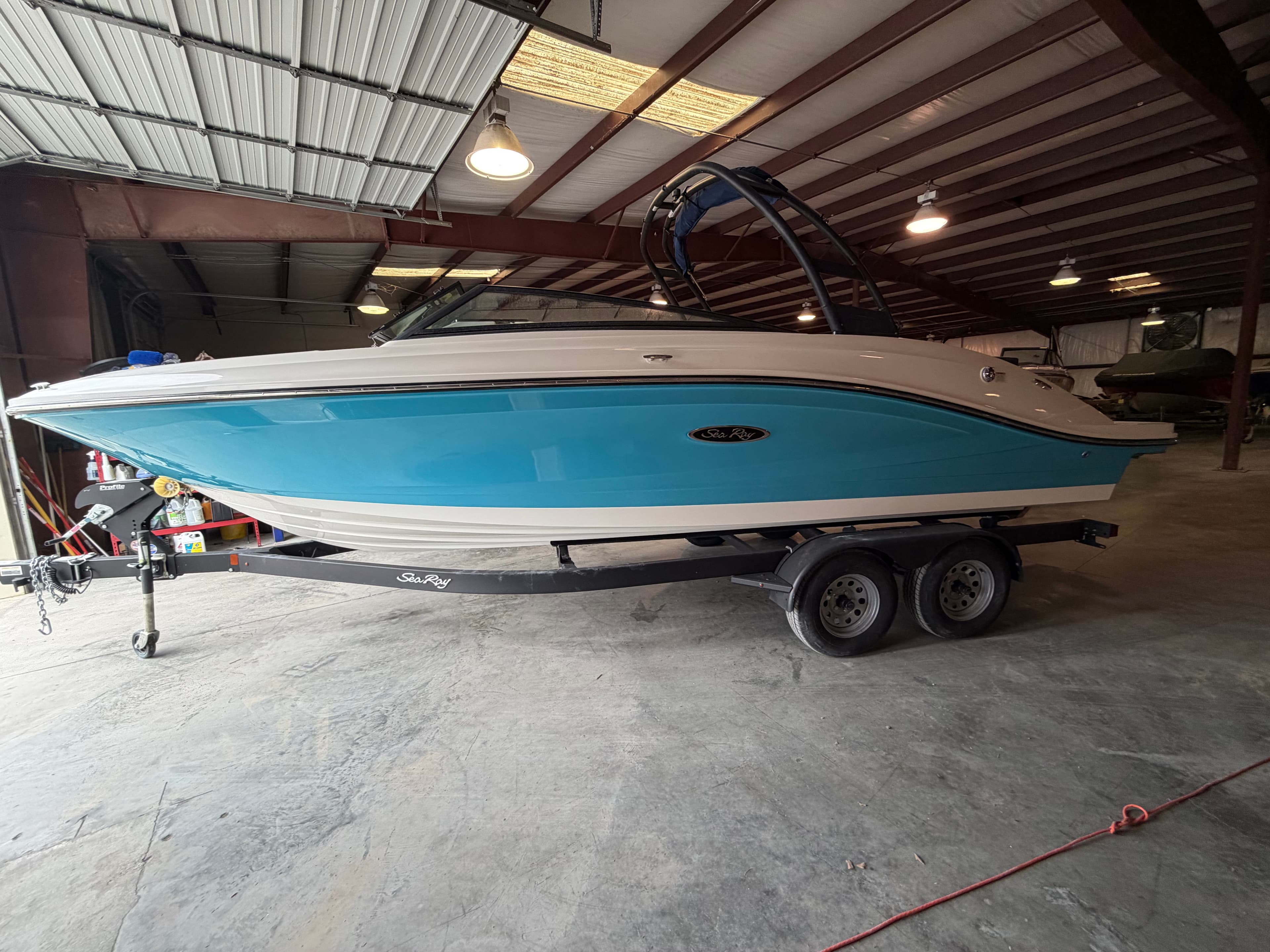 2023 Sea Ray 230 SPX - exterior