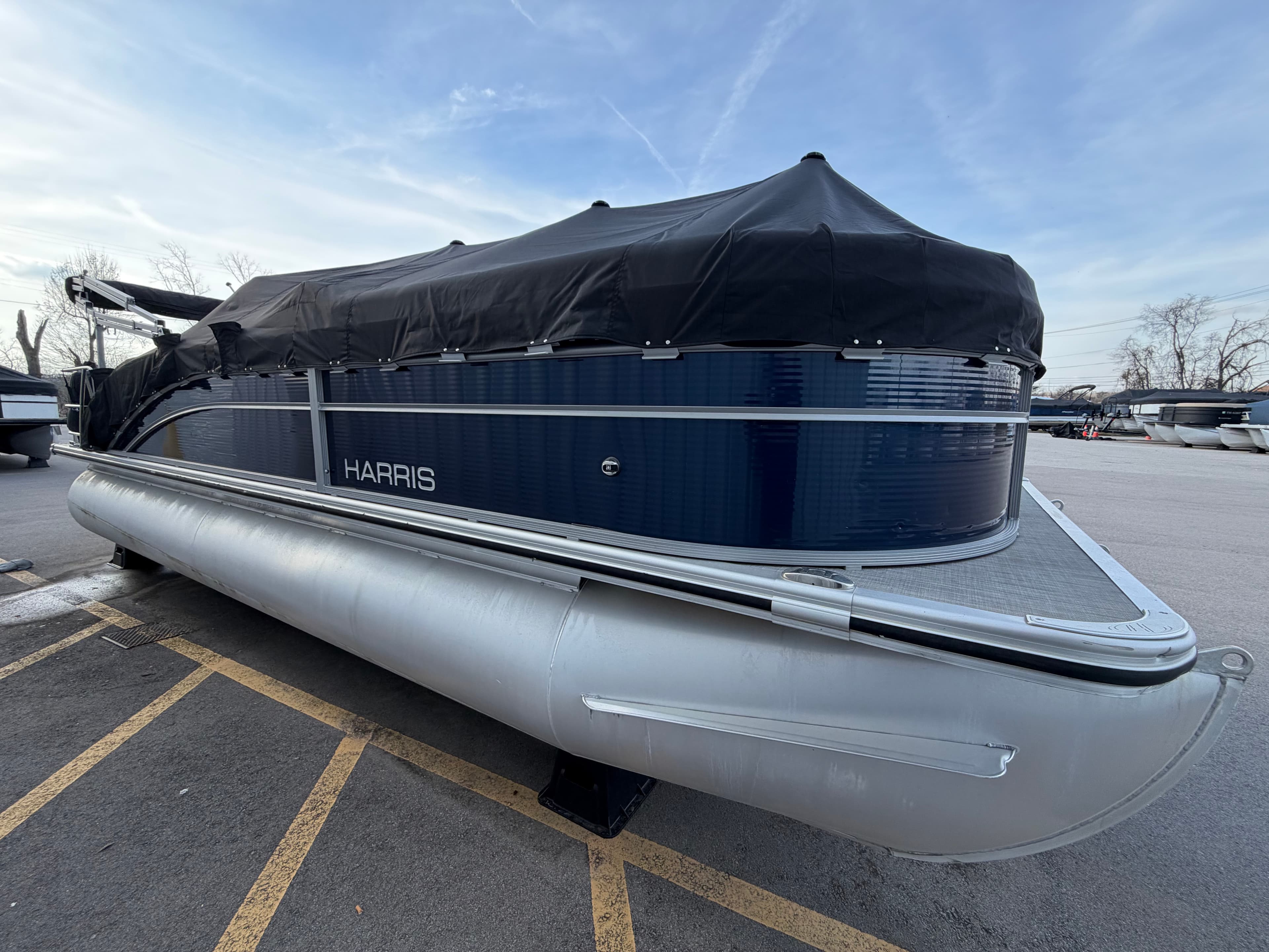 2023 Harris HCX 23 - exterior