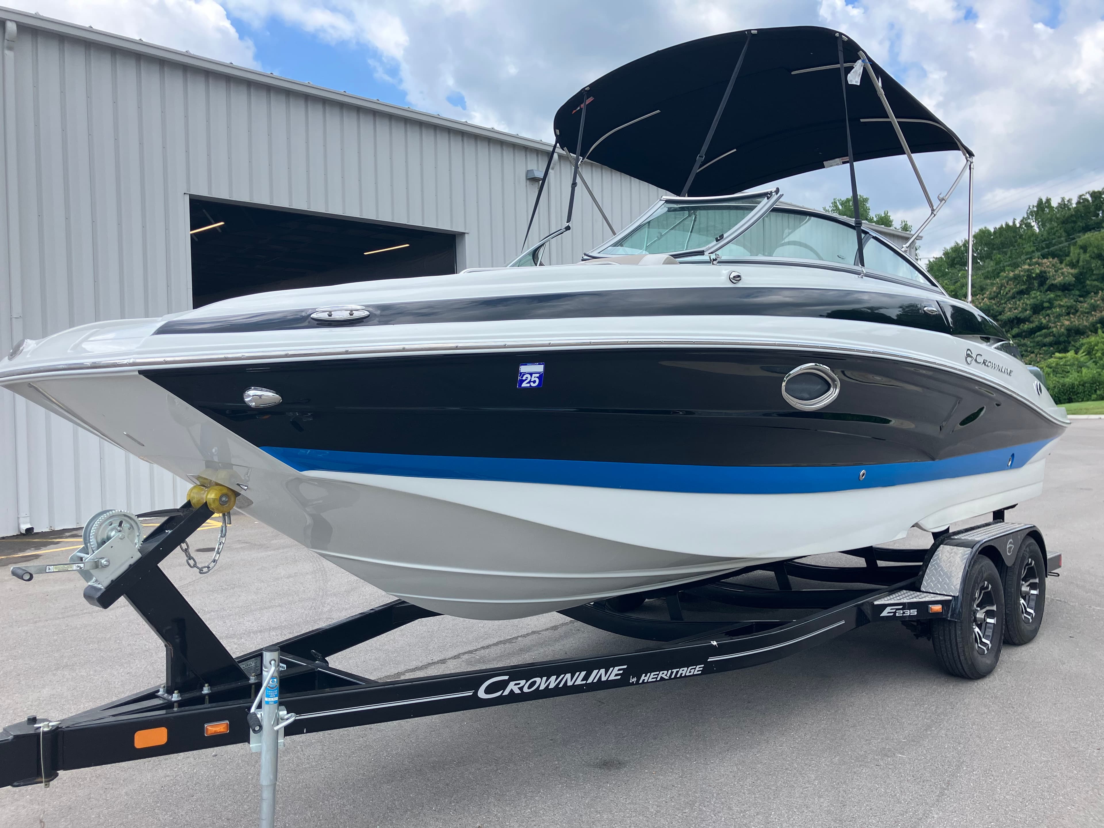 2023 Crownline E235 - exterior