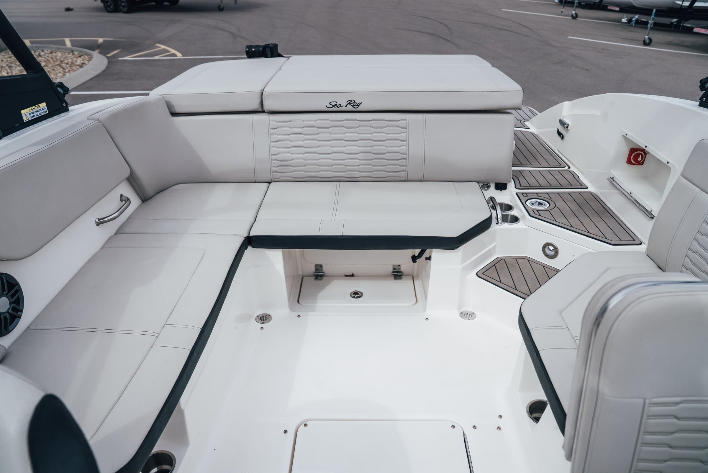 2023 Sea Ray 230 - exterior