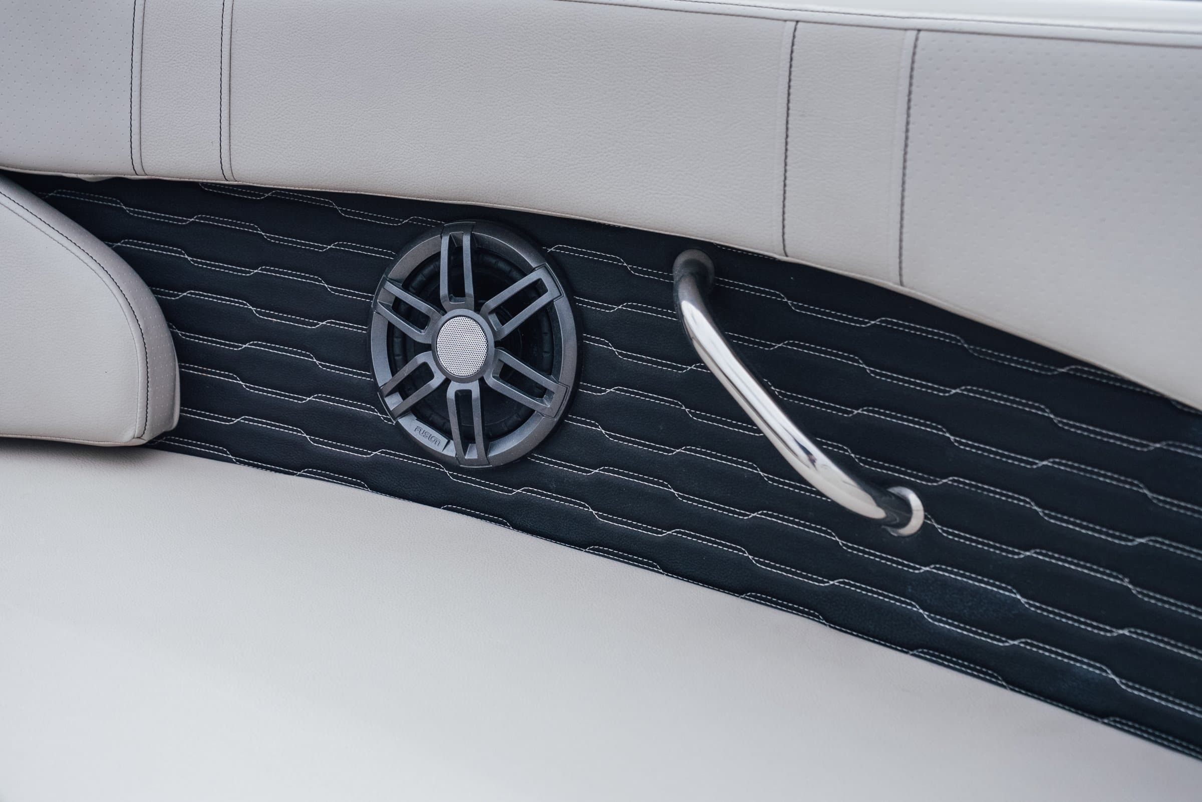 2023 Sea Ray 230 - exterior