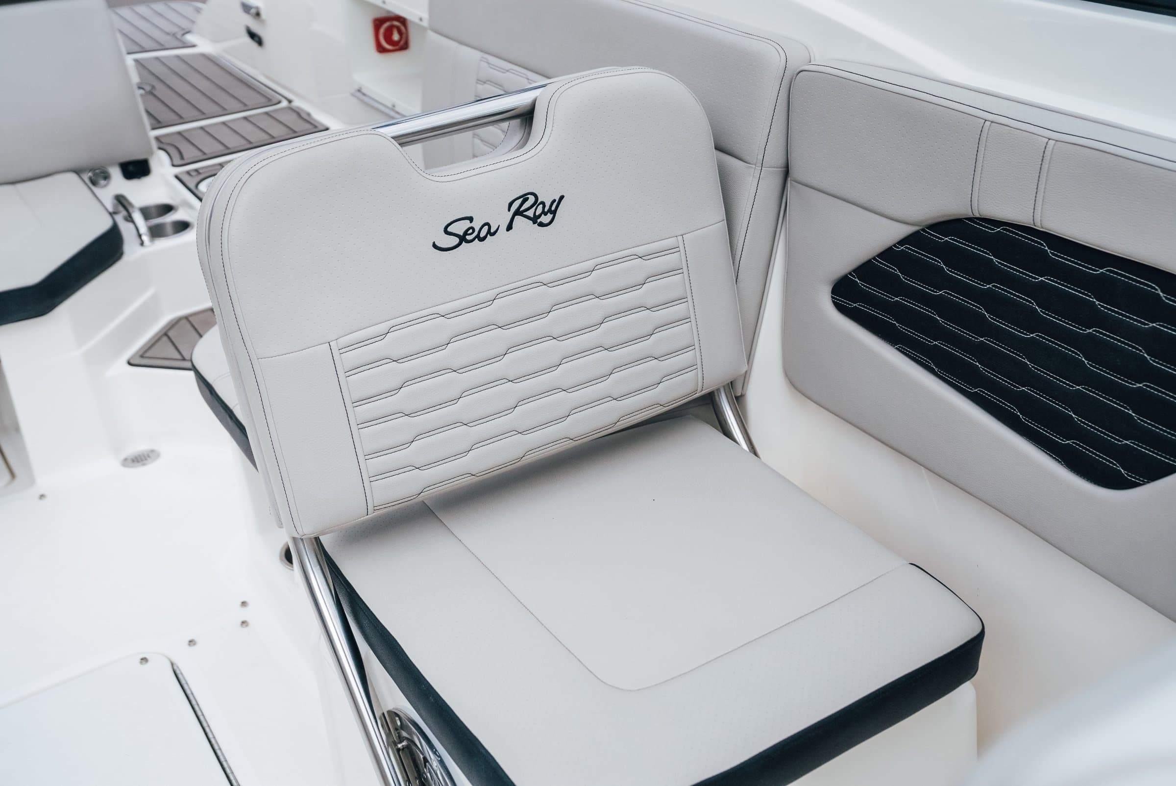 2023 Sea Ray 230 - exterior