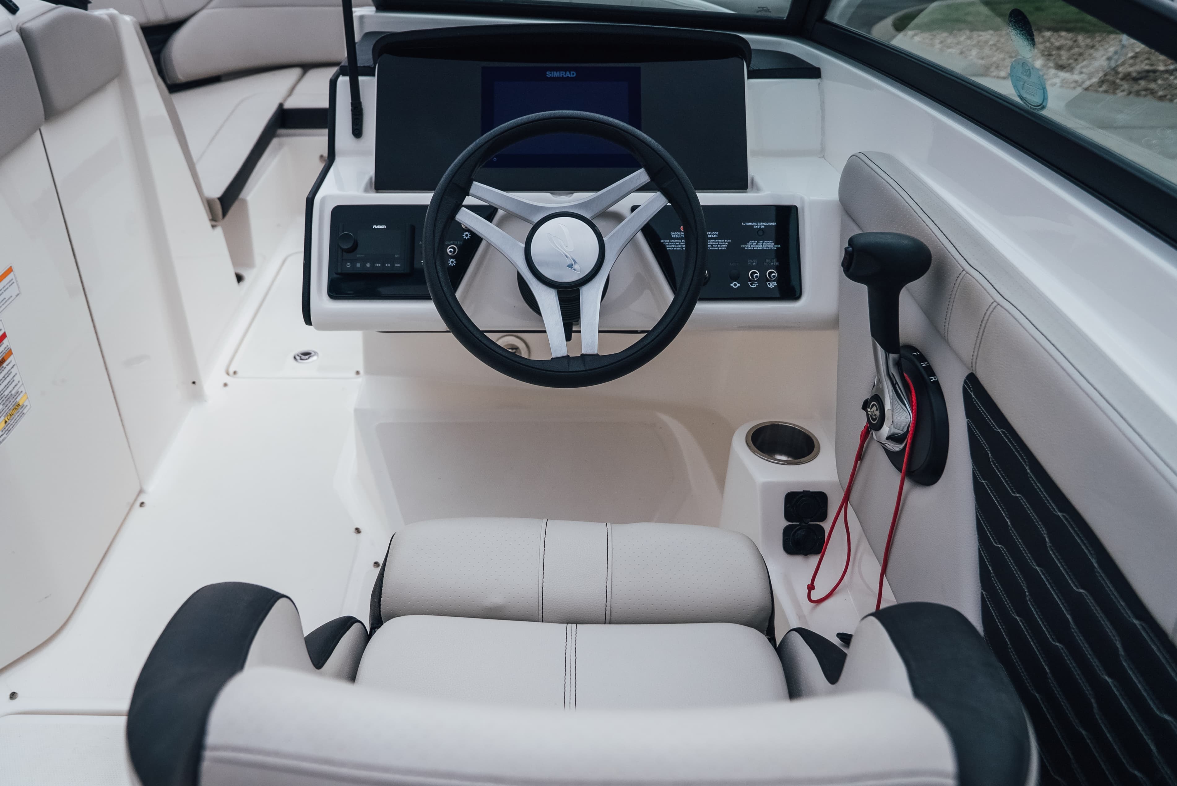 2023 Sea Ray 230 - exterior