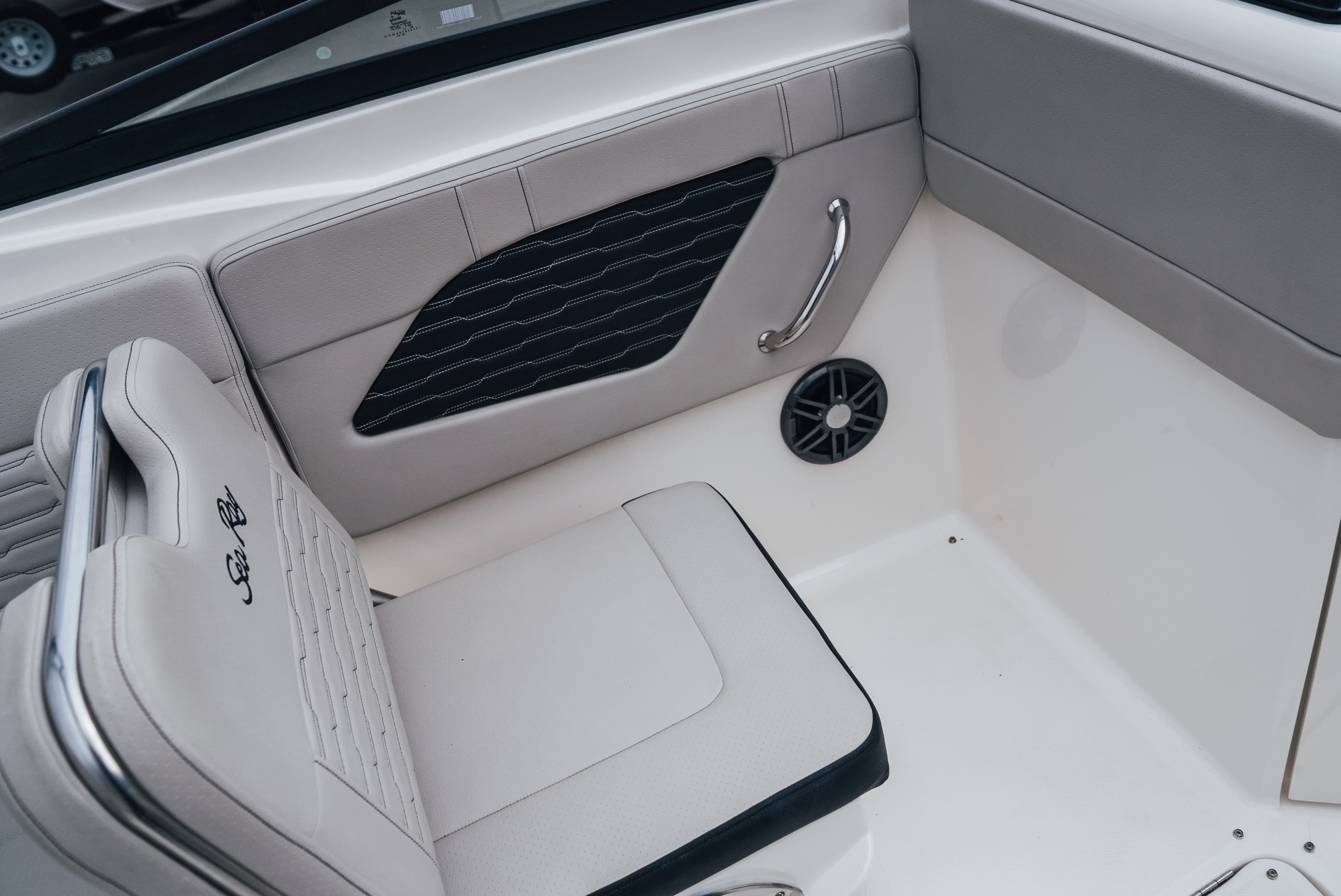 2023 Sea Ray 230 - exterior