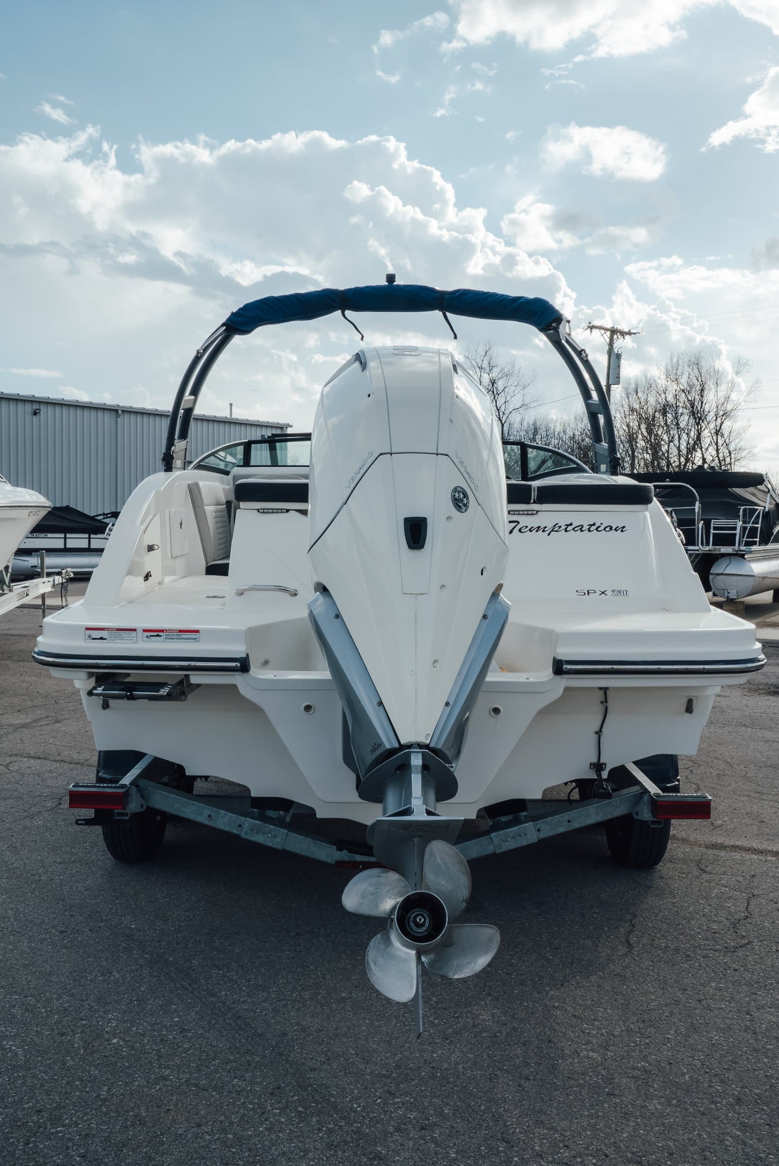 2023 Sea Ray 230 SPO - exterior