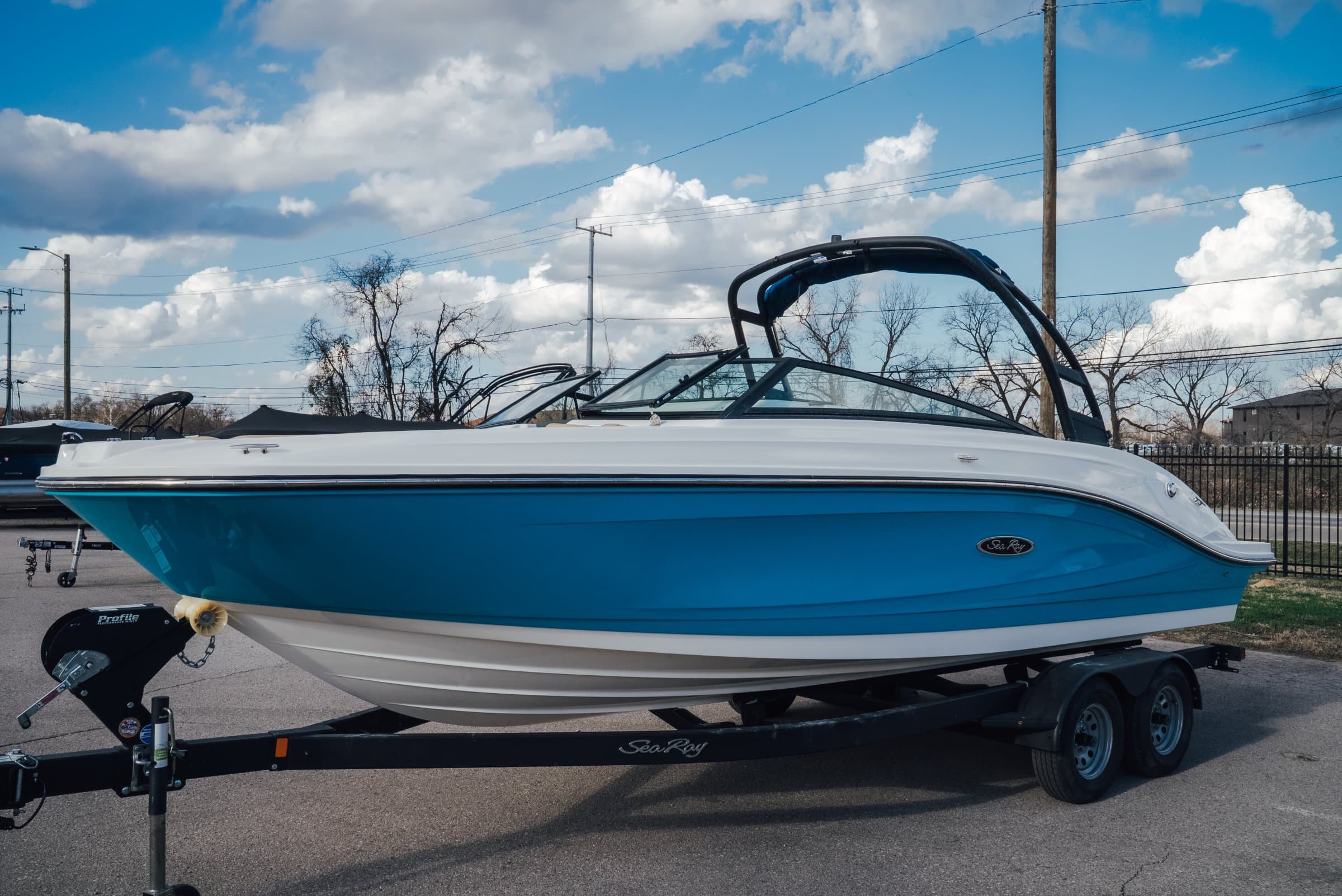 2023 Sea Ray 230 SPX - exterior