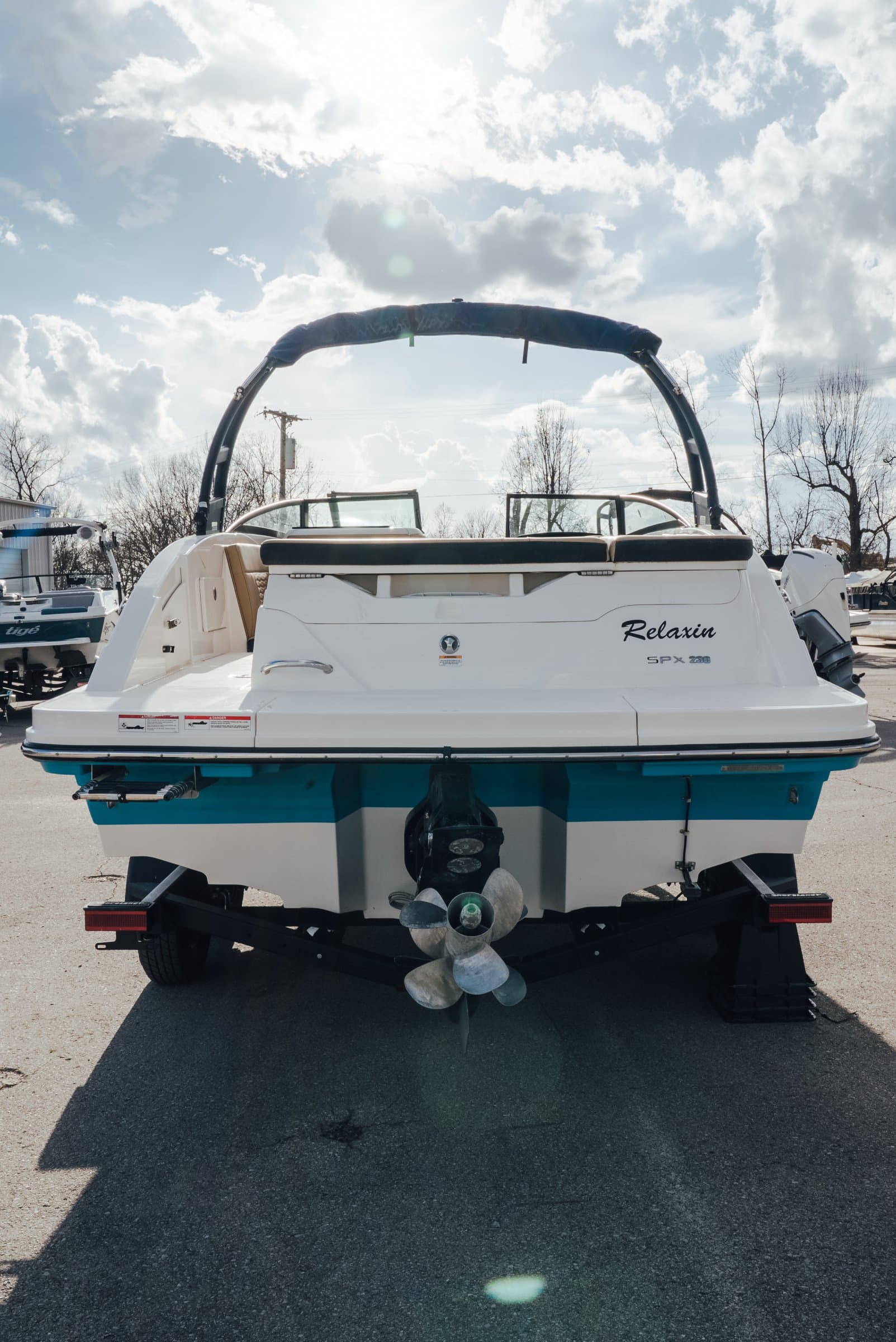 2023 Sea Ray 230 SPX - exterior