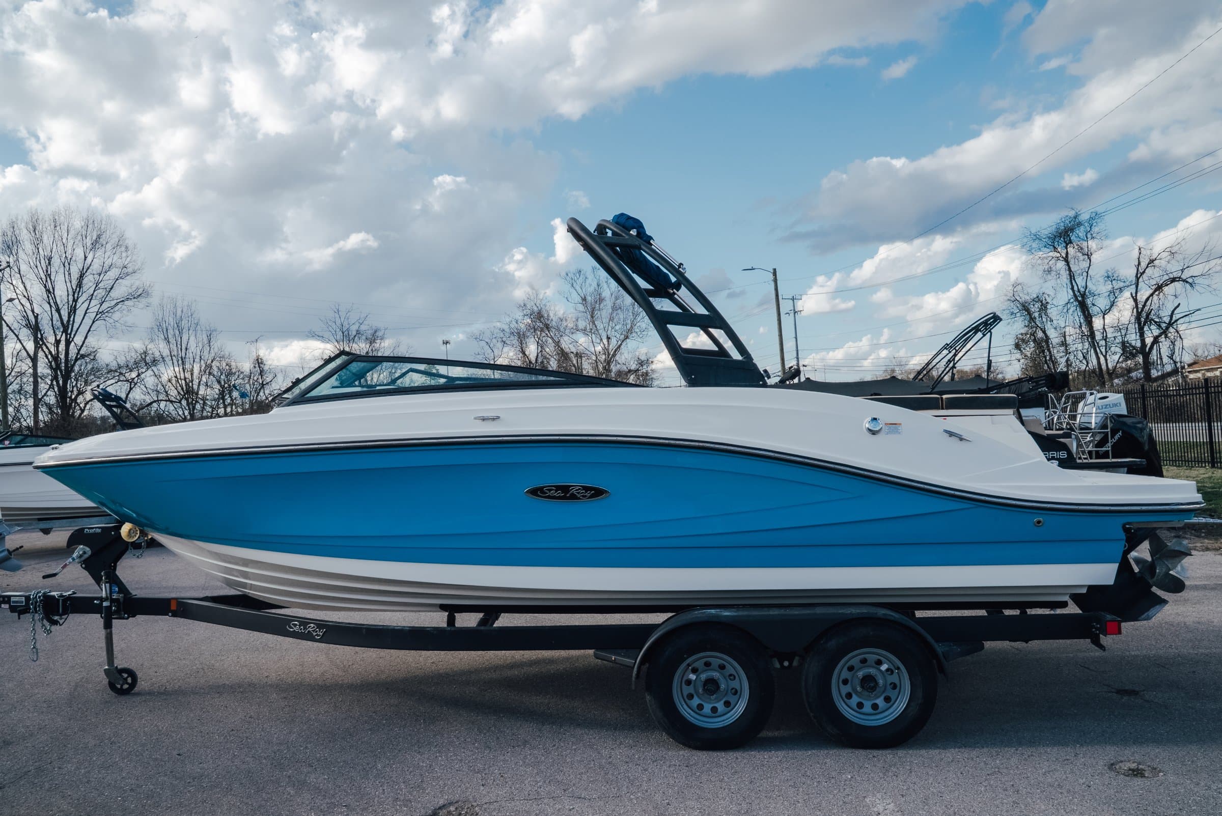 2023 Sea Ray 230 SPX - exterior