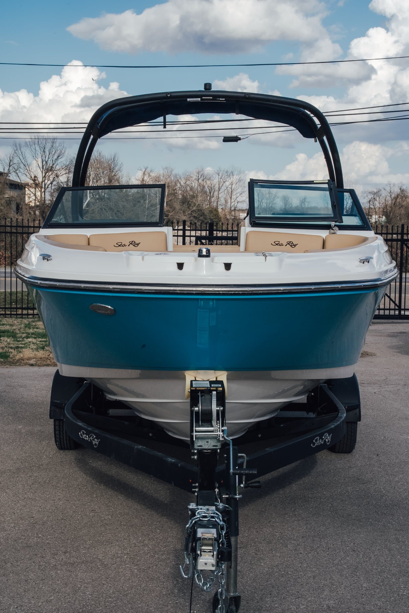 2023 Sea Ray 230 SPX - exterior