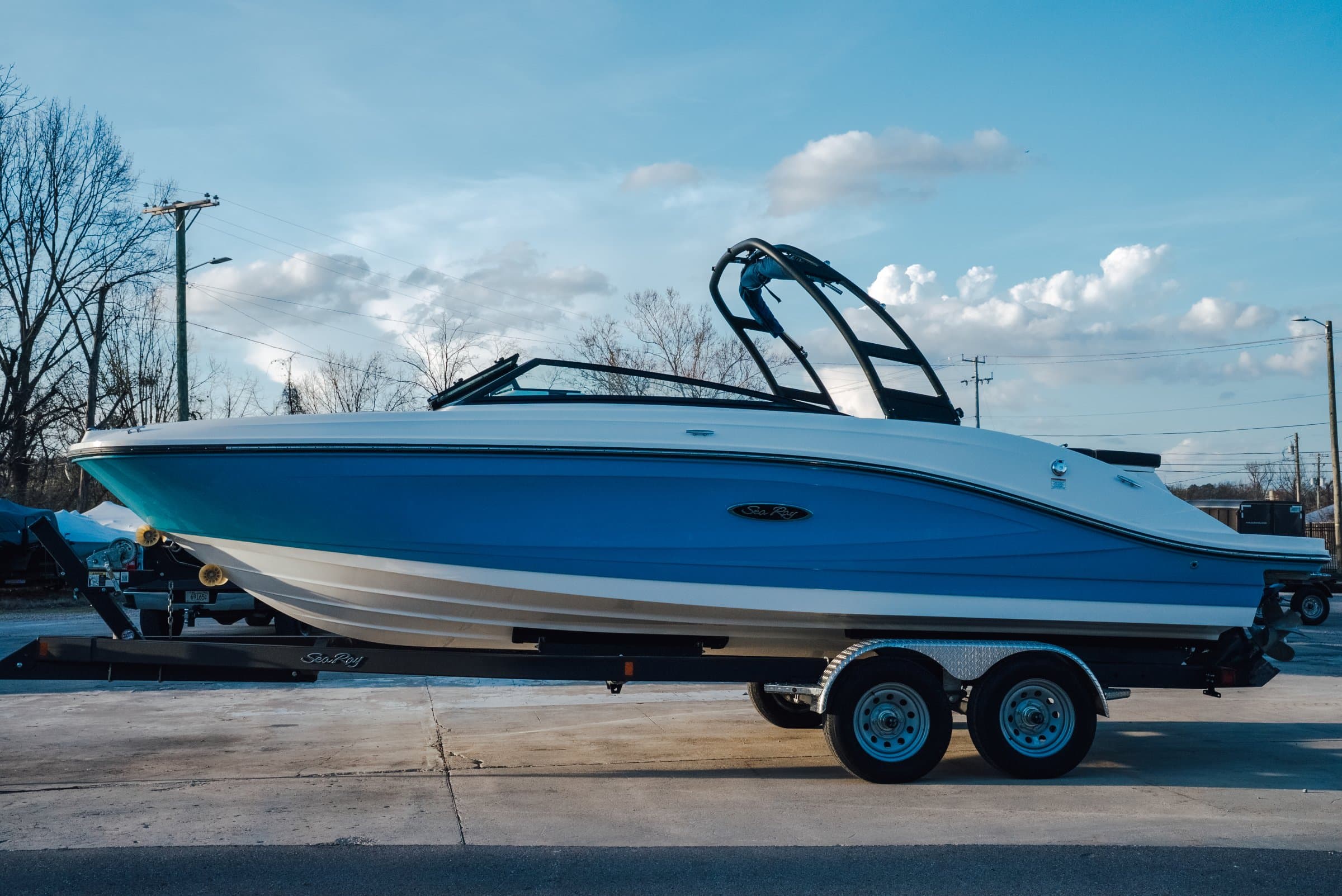 2023 Sea Ray 230 SPX - exterior