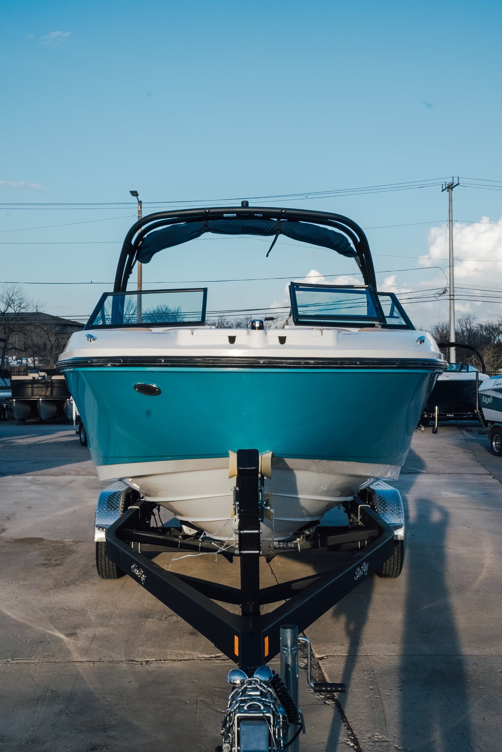 2023 Sea Ray 230 SPX - exterior