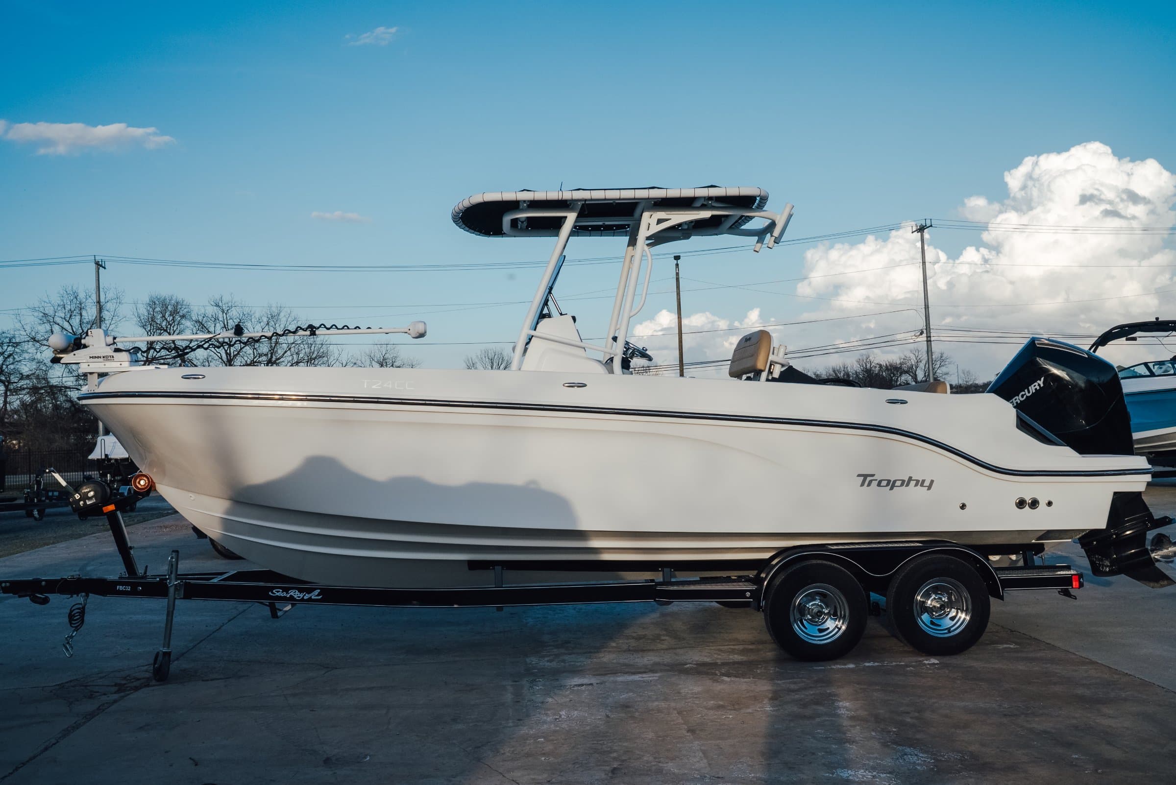 2023 Trophy CC24 - exterior