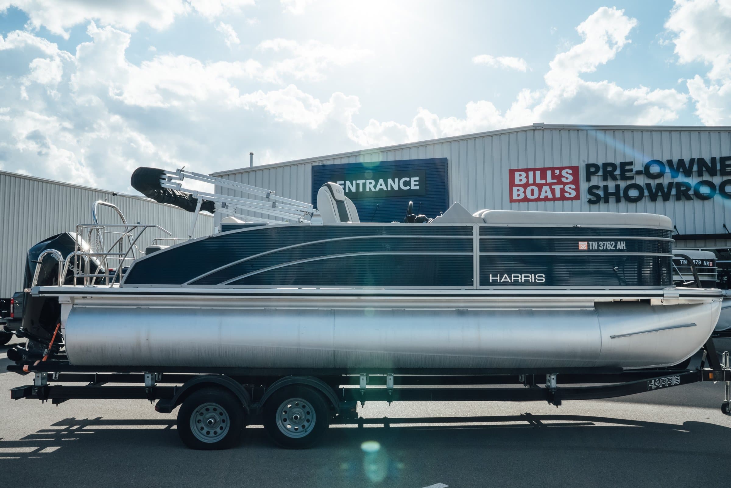 2023 Harris HCX 23 - exterior