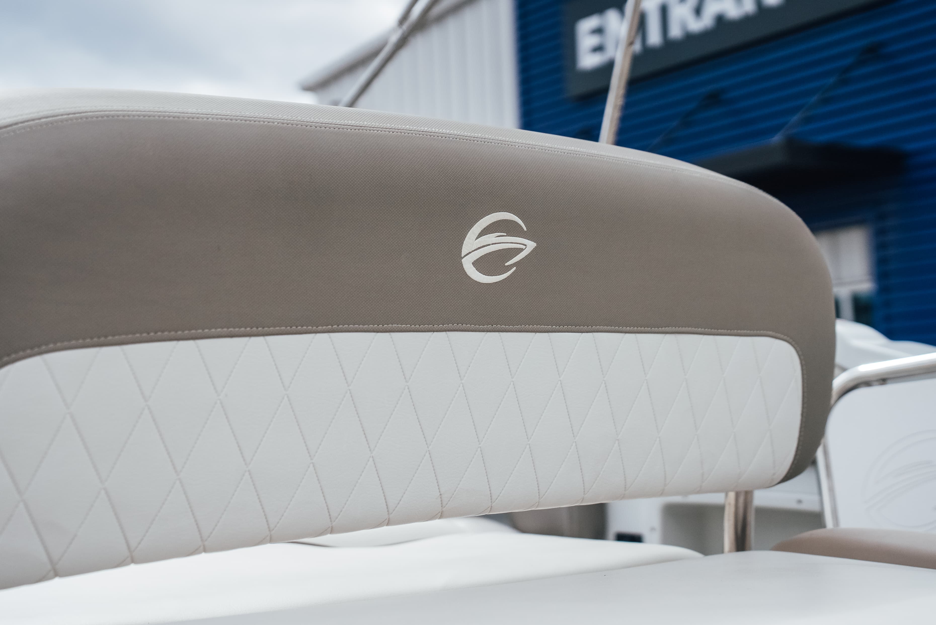 2023 Crownline E235 - exterior