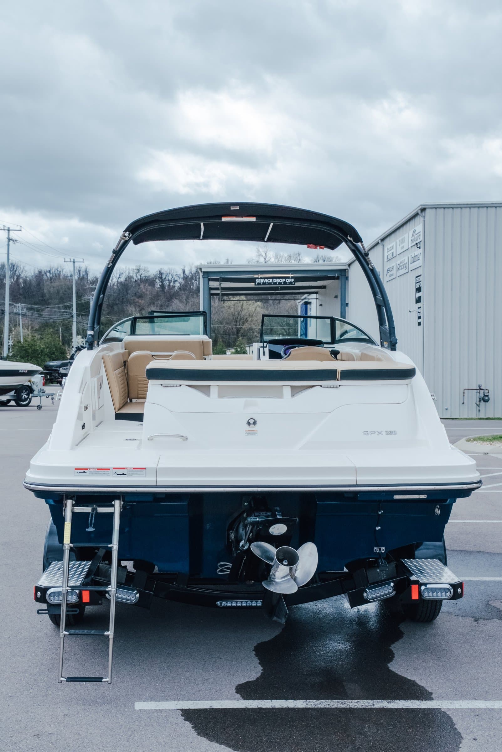 2024 Sea Ray 230 SPX - exterior