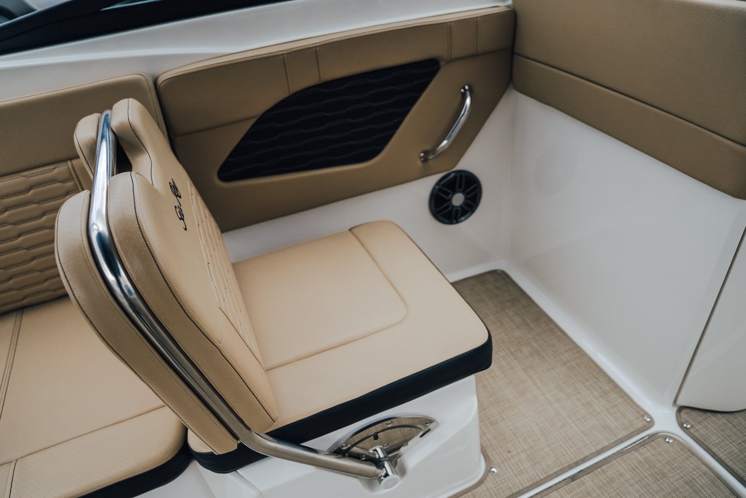 2024 Sea Ray 230 SPX - exterior