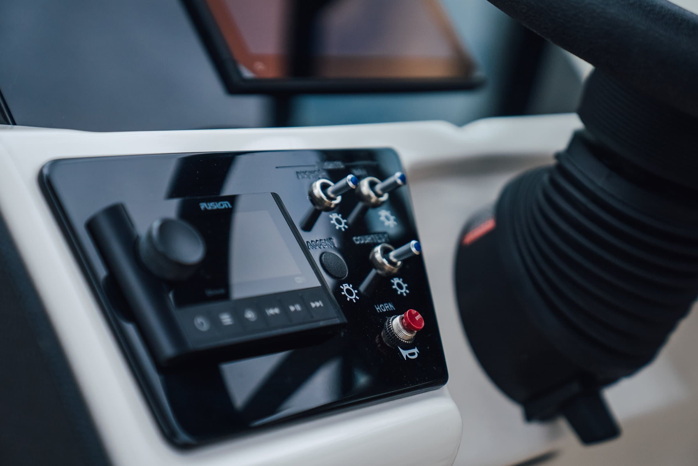 2024 Sea Ray 230 SPX - exterior