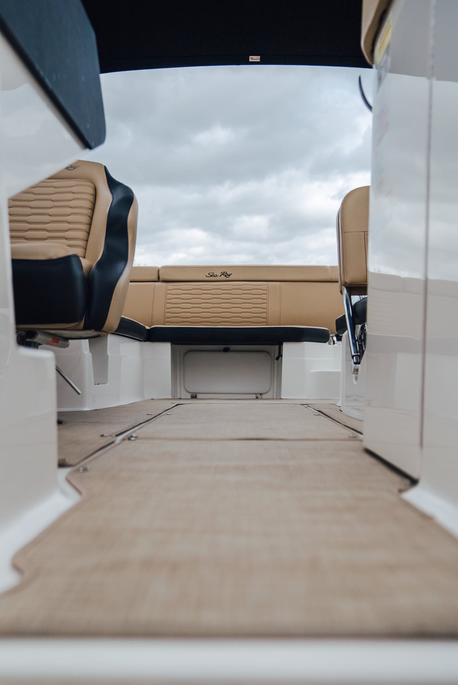2024 Sea Ray 230 SPX - exterior