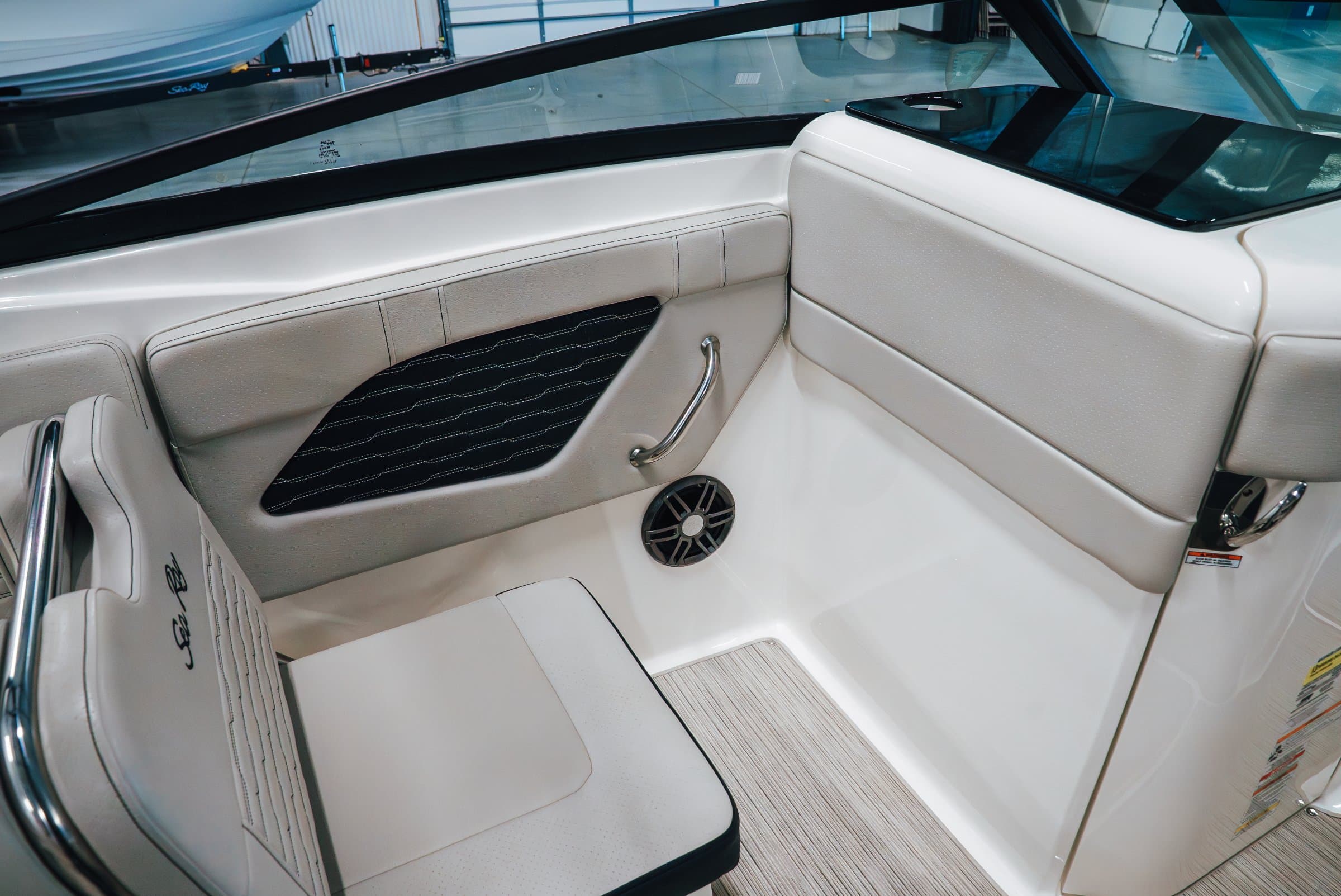 2023 Sea Ray 230 SPX - exterior