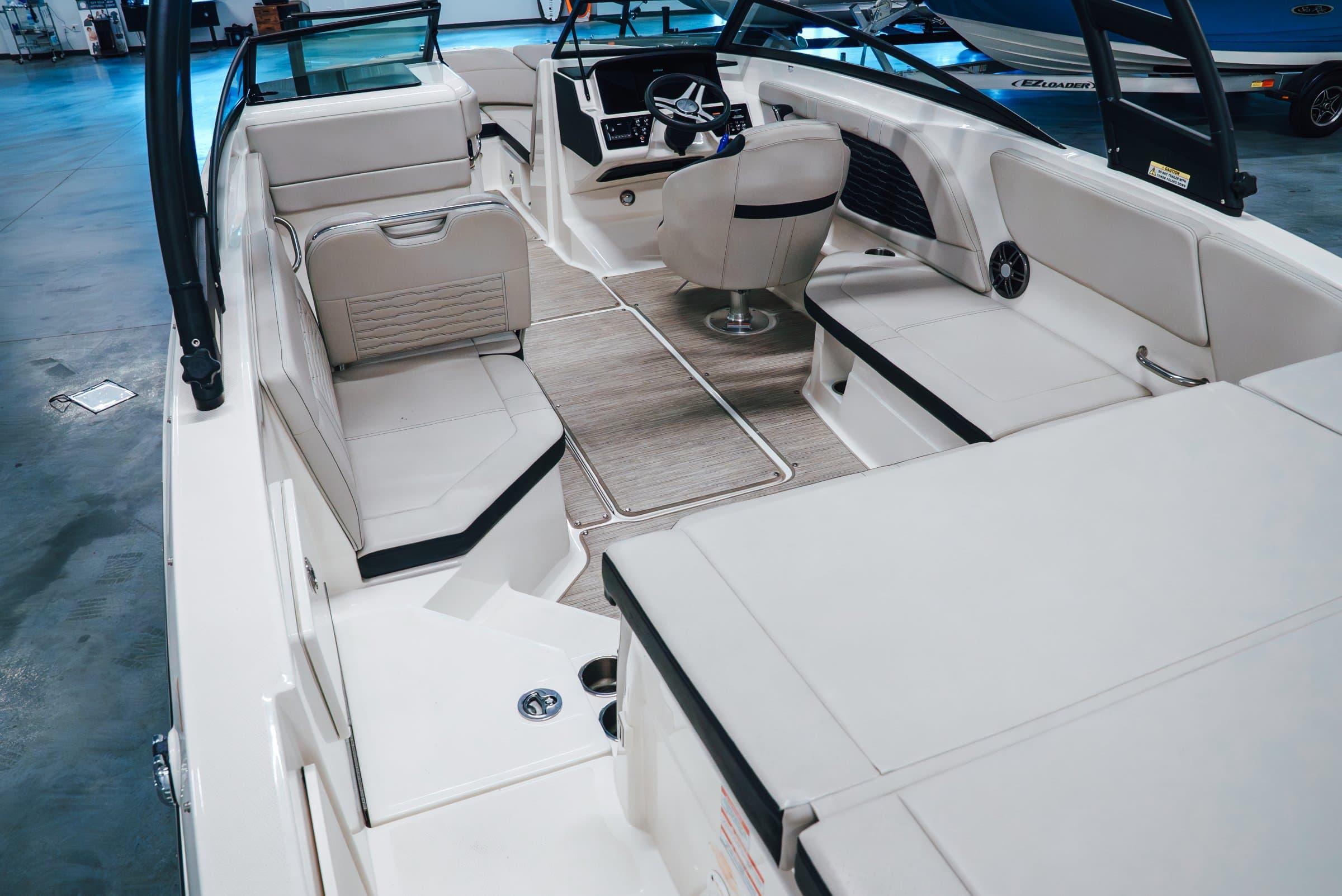 2023 Sea Ray 230 SPX - exterior