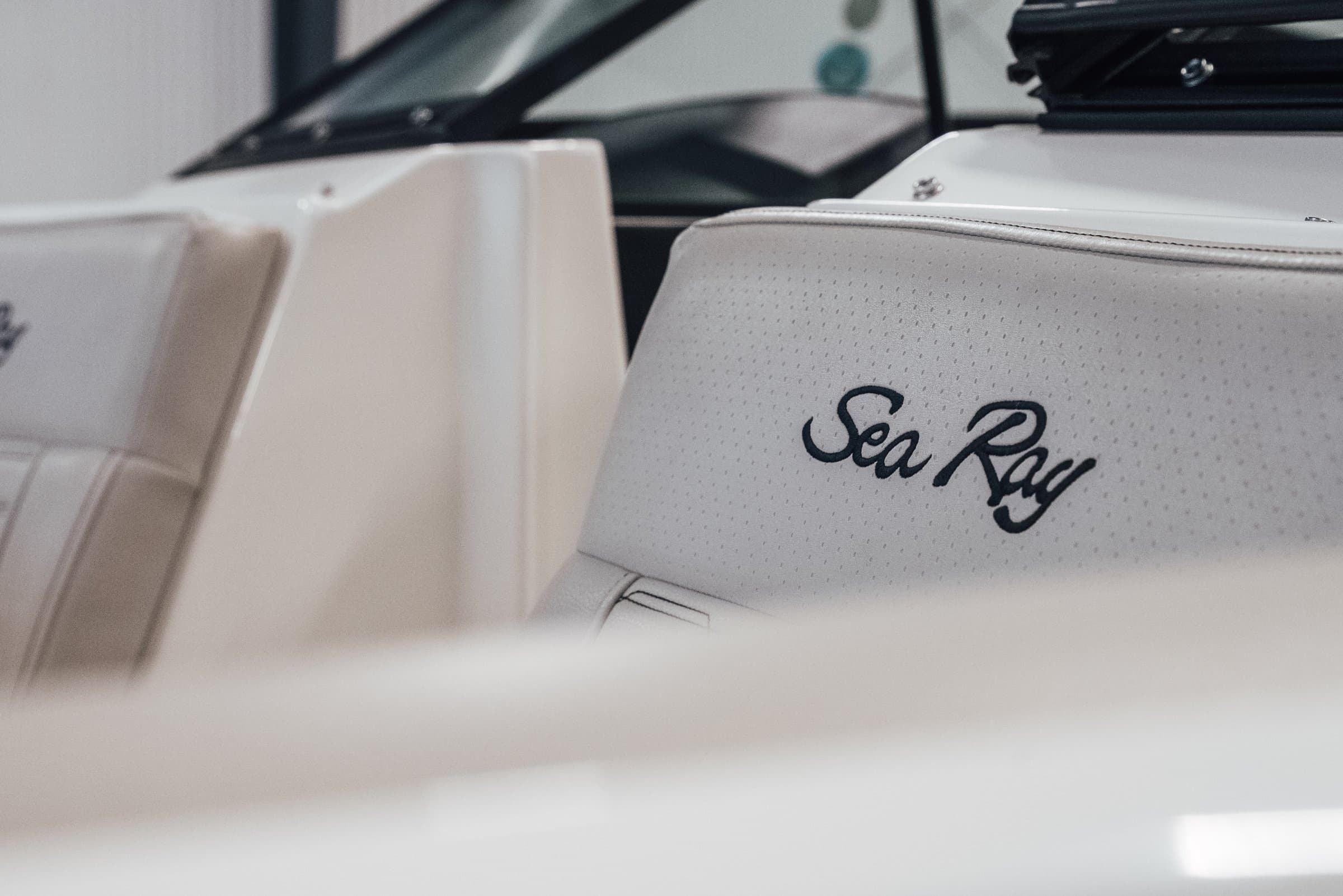2023 Sea Ray 230 SPX - exterior