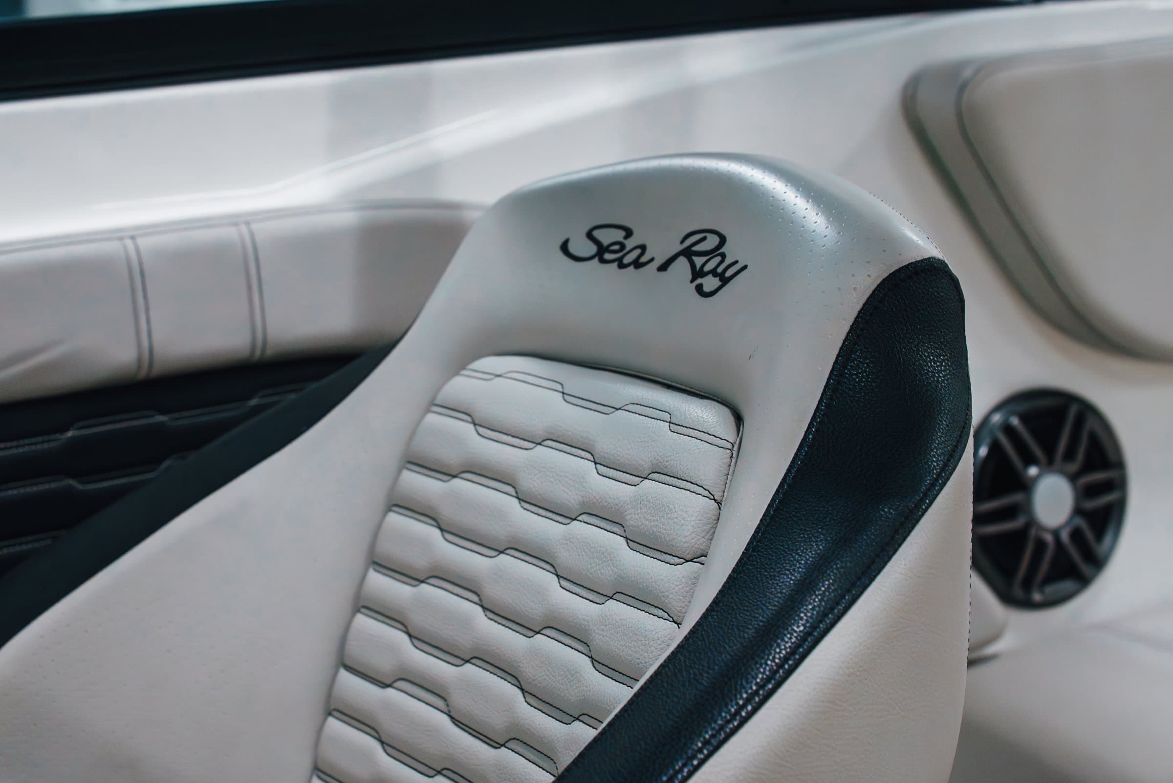 2023 Sea Ray 230 SPX - exterior