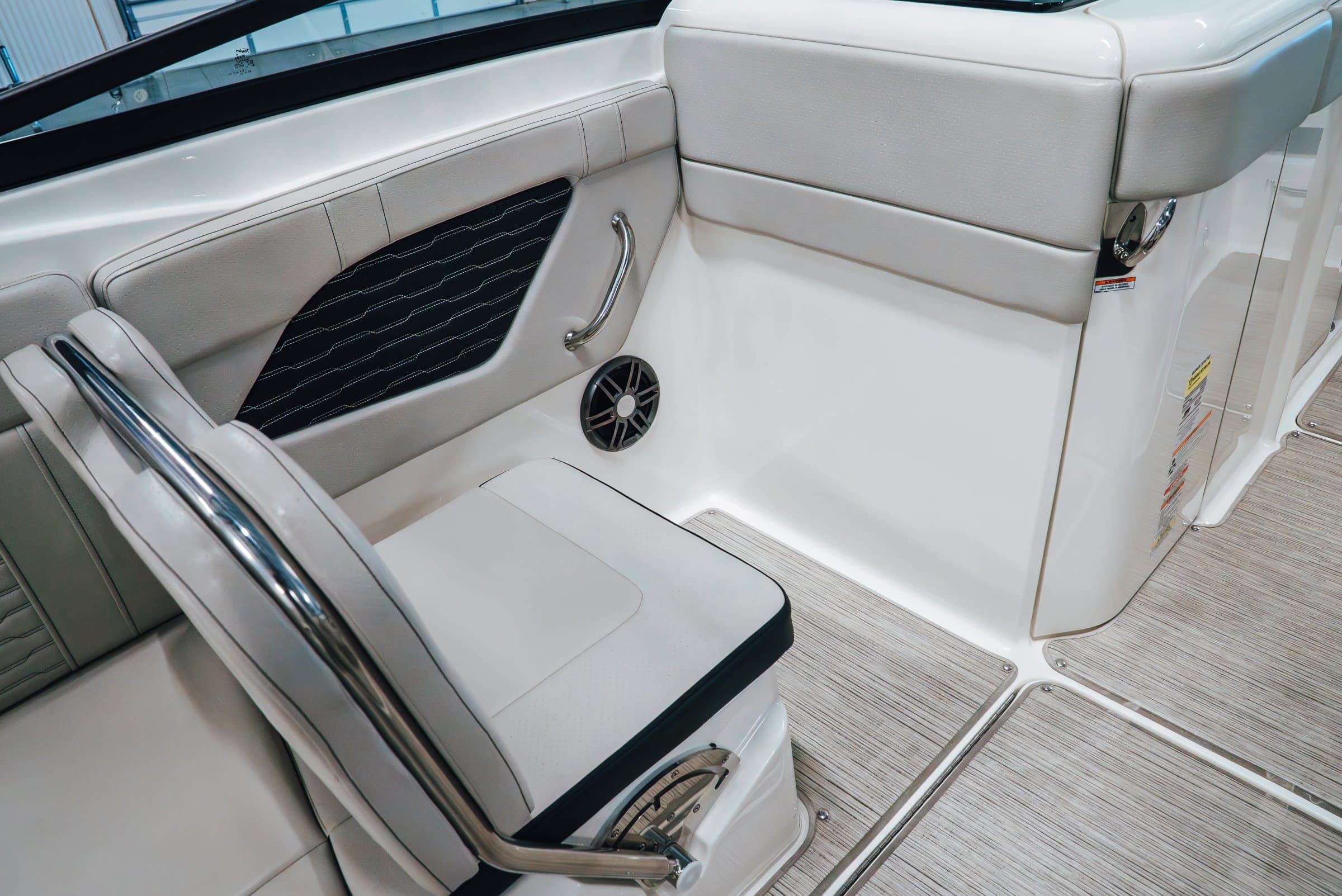 2023 Sea Ray 230 SPX - exterior