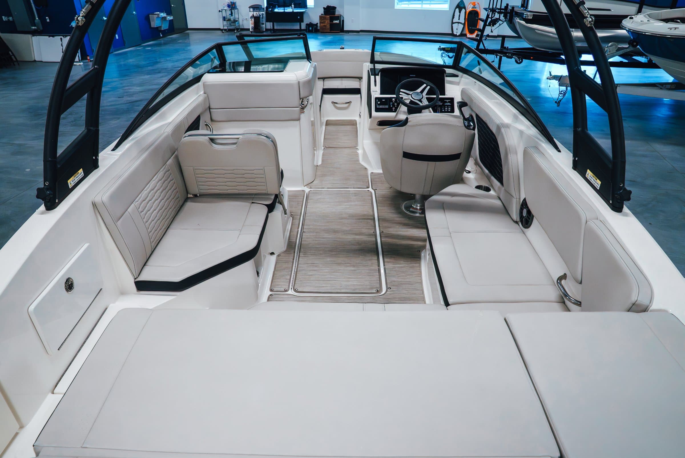 2023 Sea Ray 230 SPX - exterior