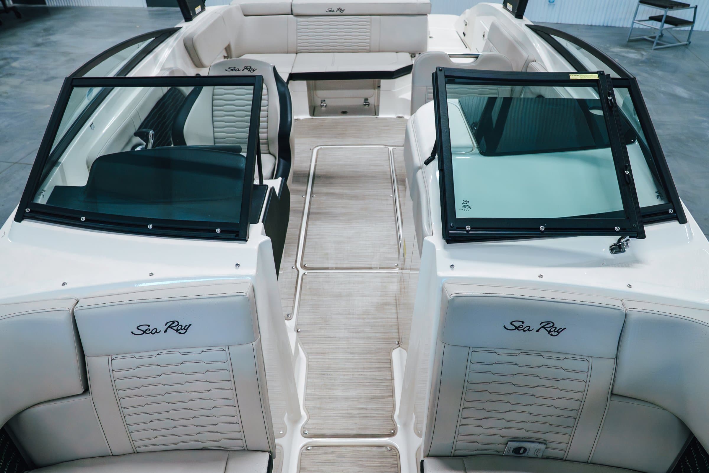 2023 Sea Ray 230 SPX - exterior