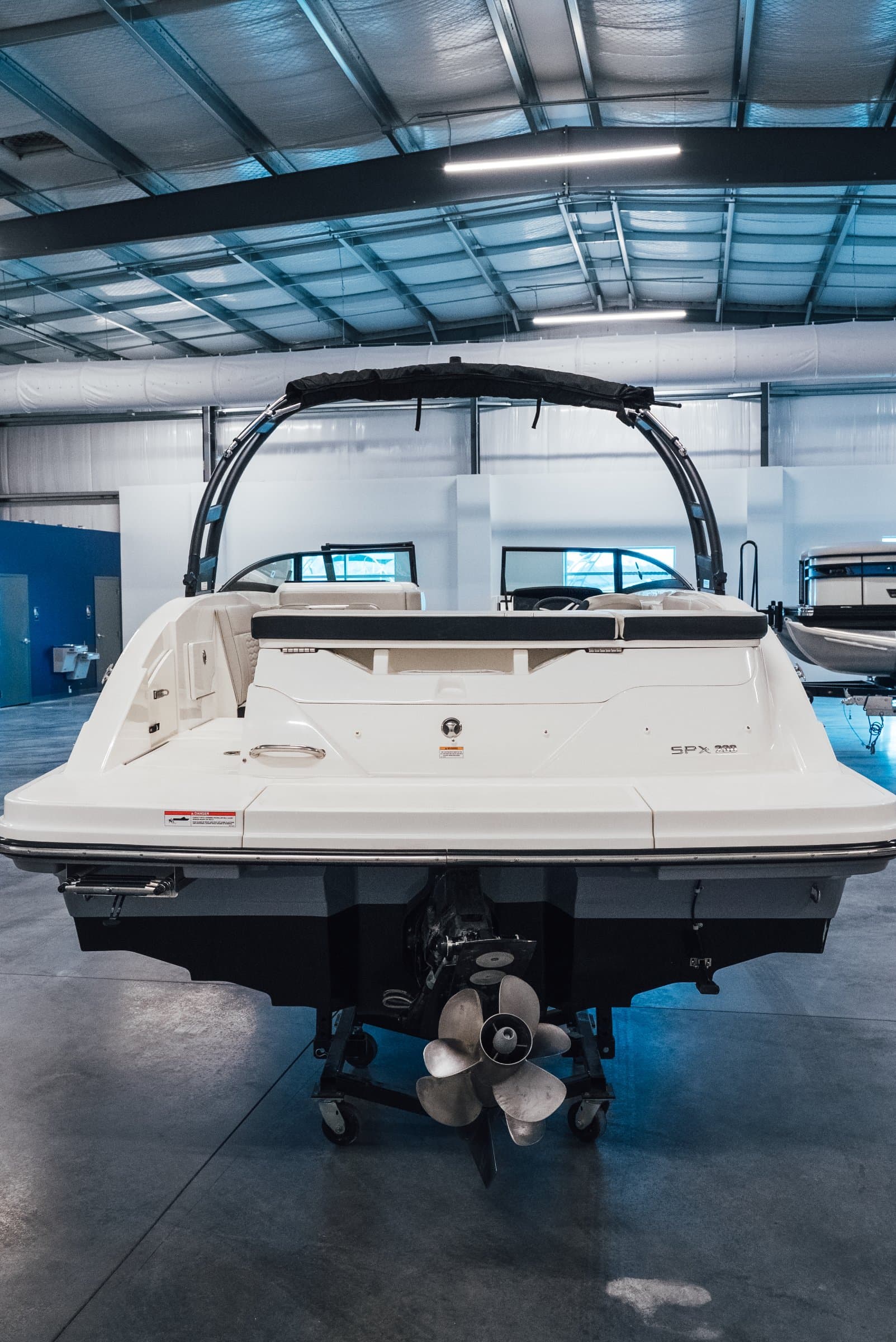 2023 Sea Ray 230 SPX - exterior
