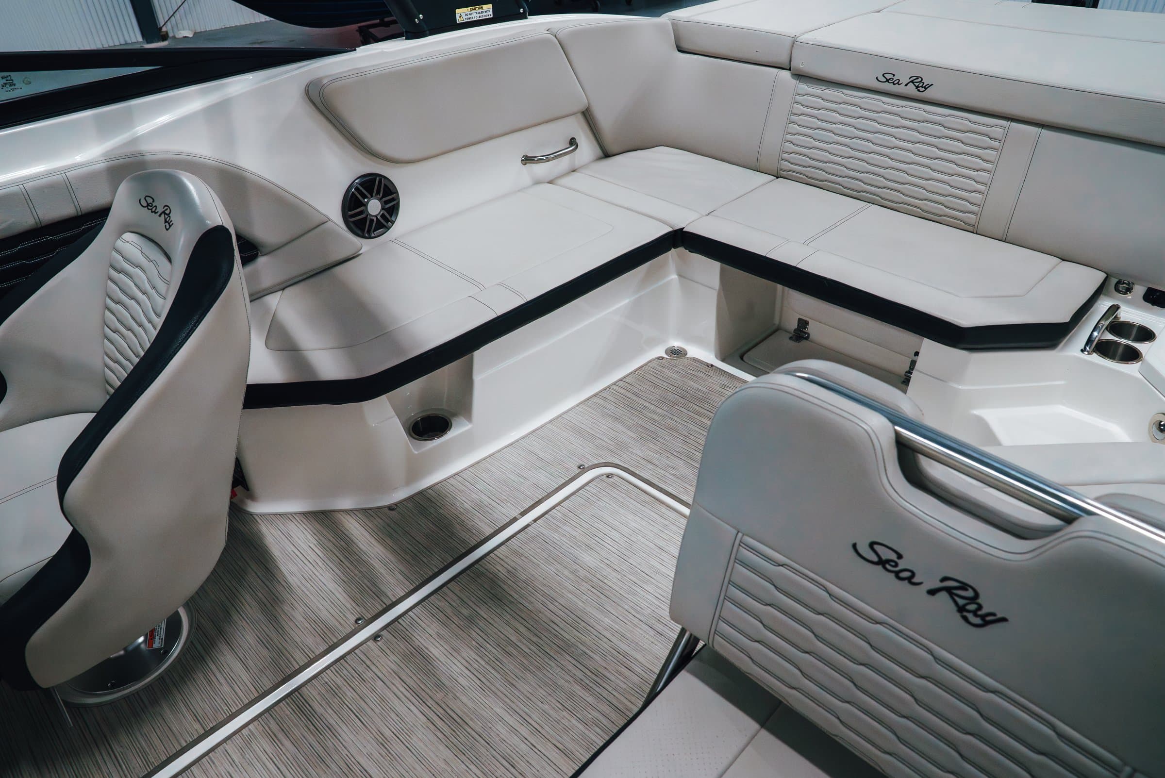 2023 Sea Ray 230 SPX - exterior