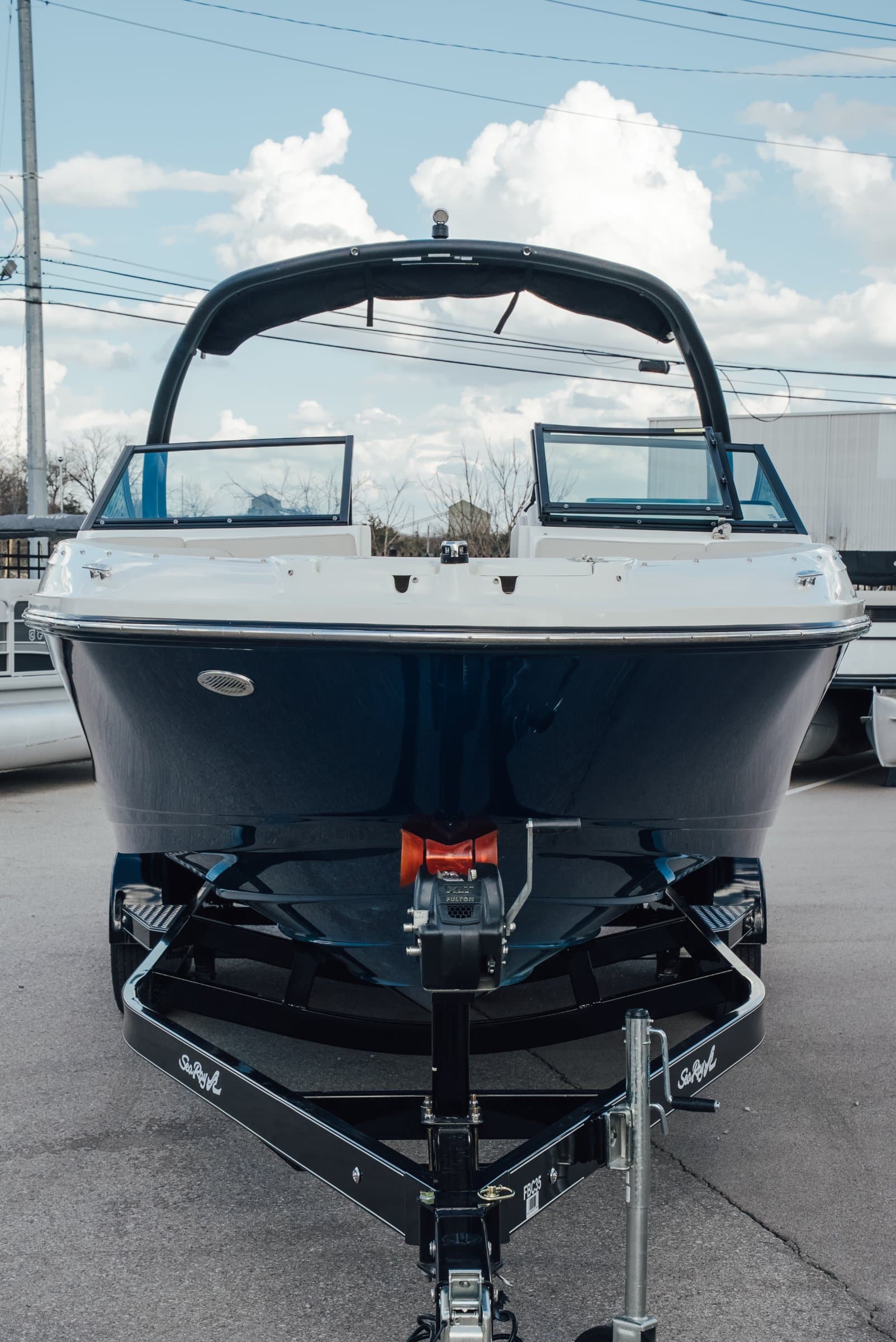 2023 Sea Ray 230 SPX - exterior