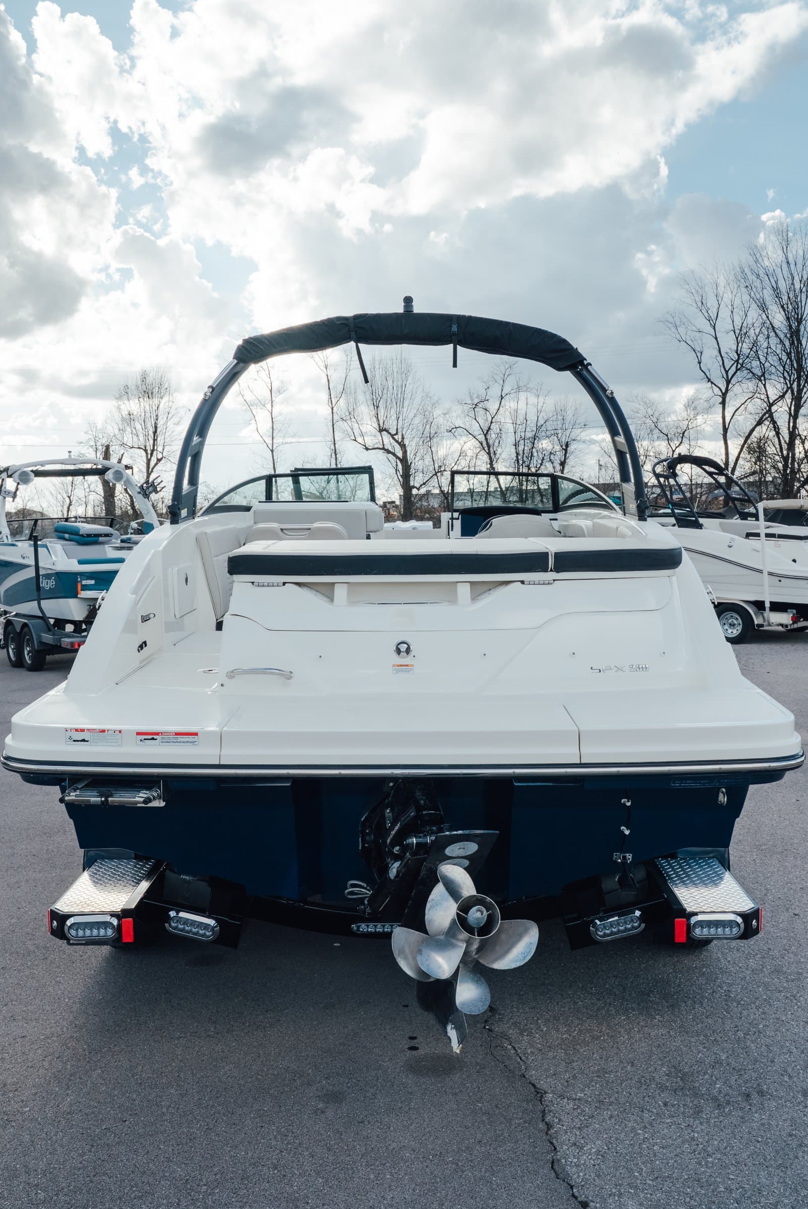 2023 Sea Ray 230 SPX - exterior