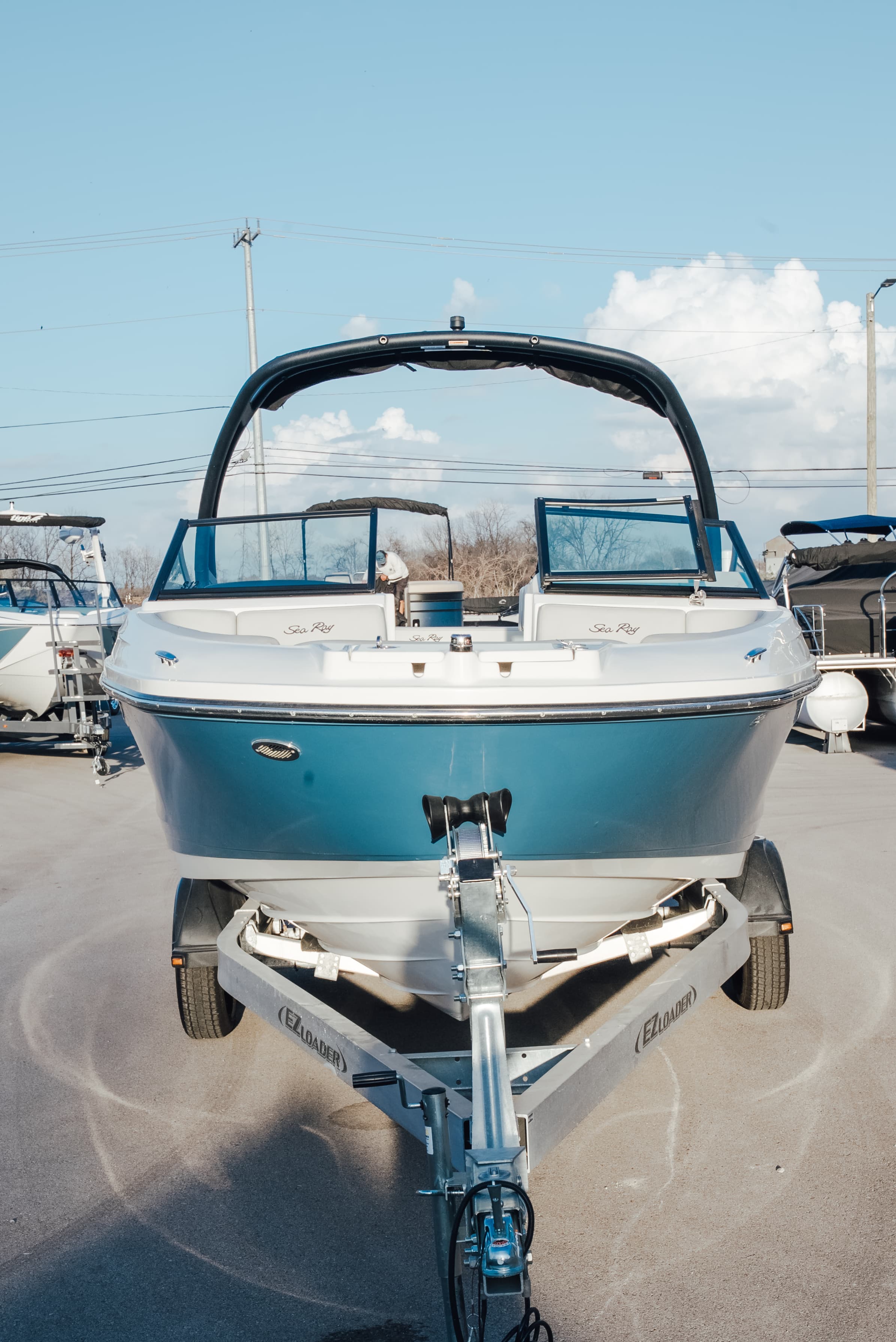 2021 Sea Ray 230 SPX - exterior