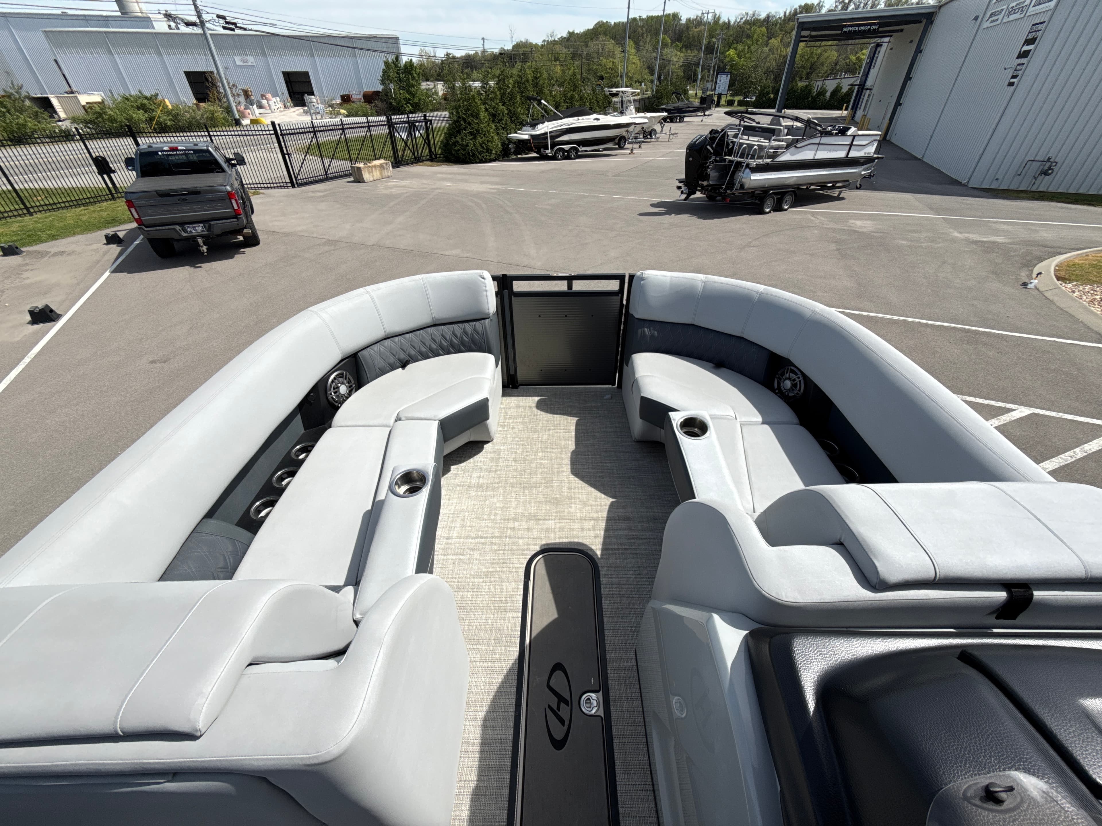 2020 Harris Solstice 230 - exterior