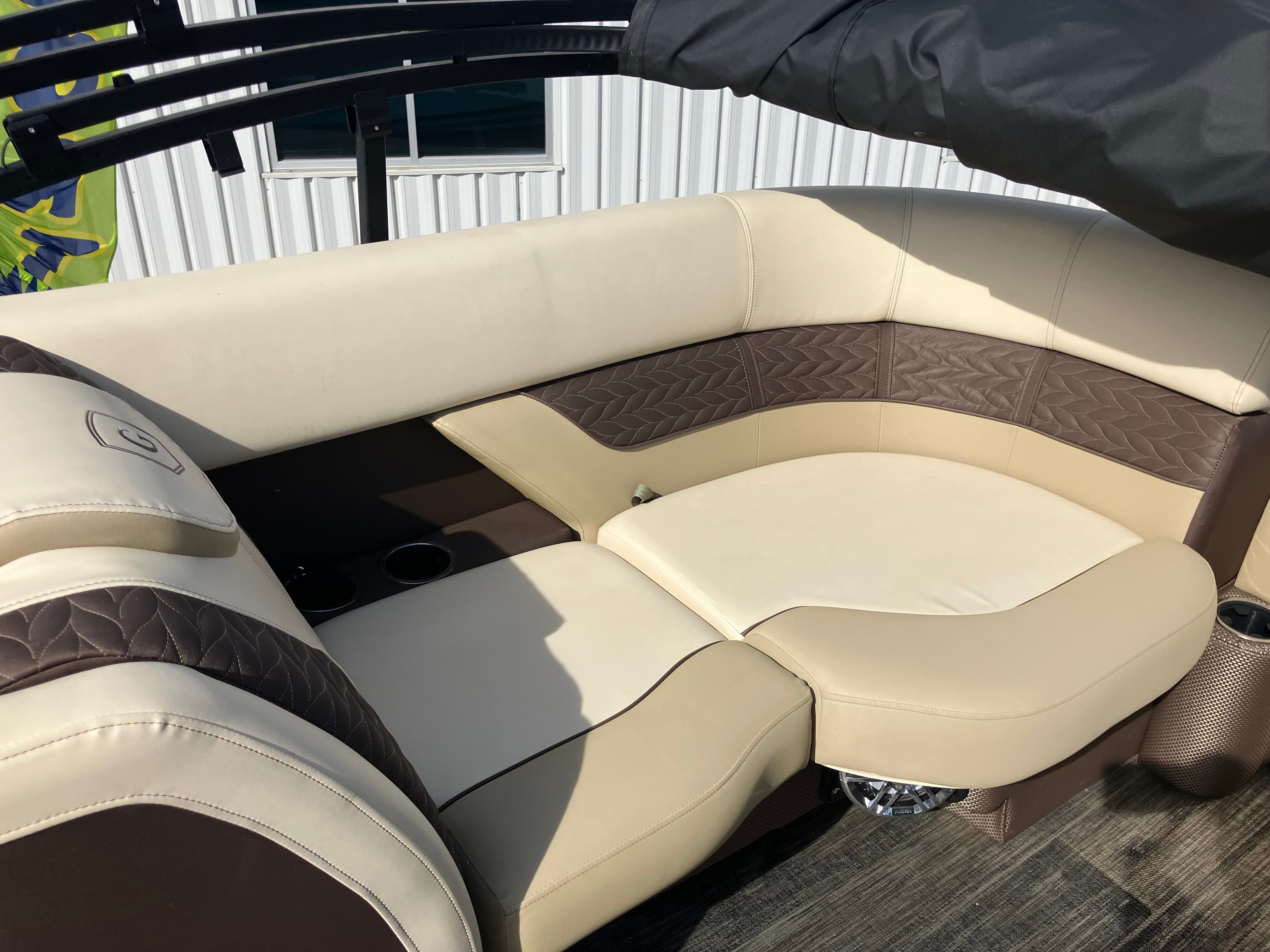 2023 Godfrey Monaco 255 SB - exterior