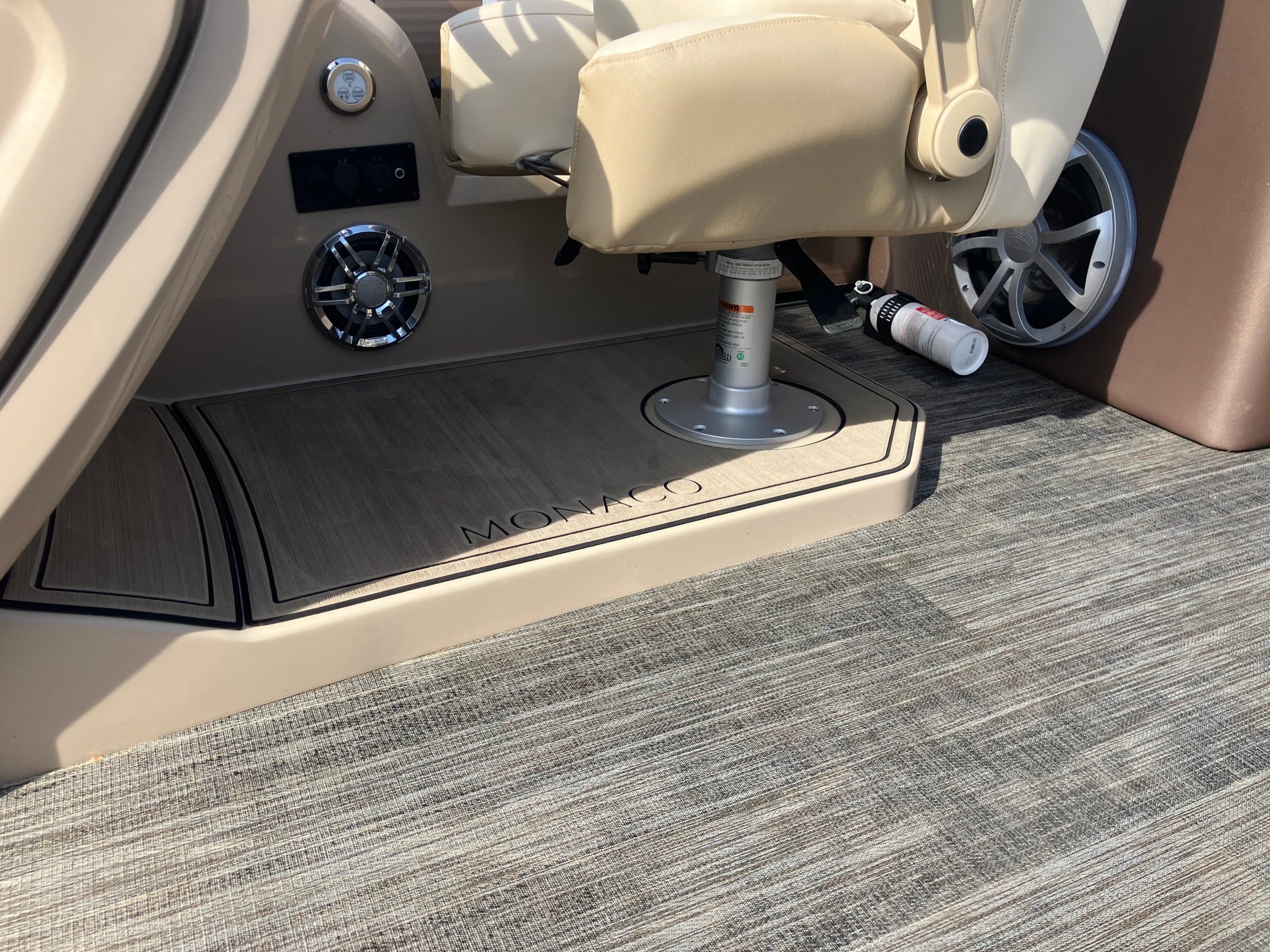 2023 Godfrey Monaco 255 SB - exterior