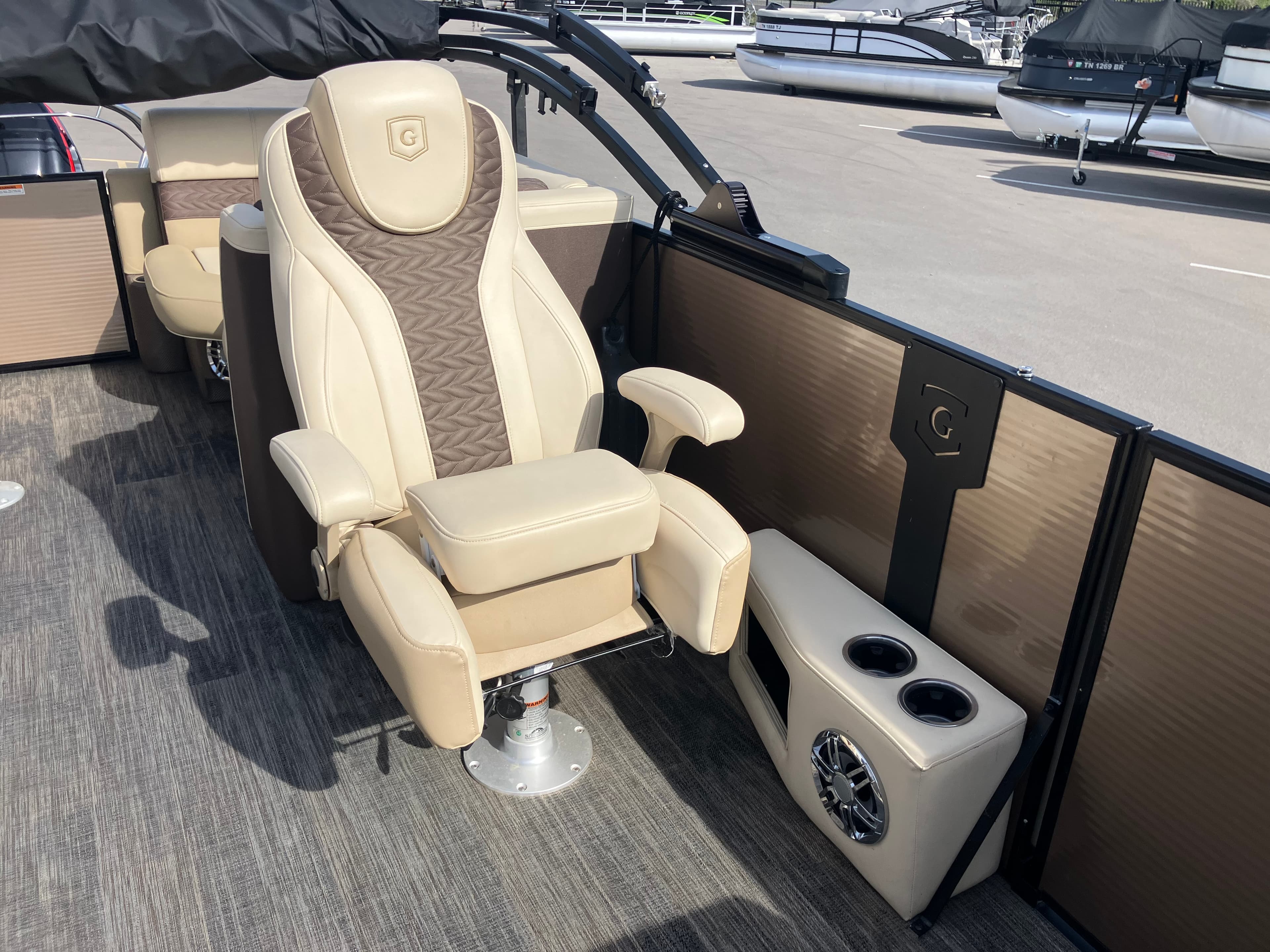 2023 Godfrey Monaco 255 SB - exterior