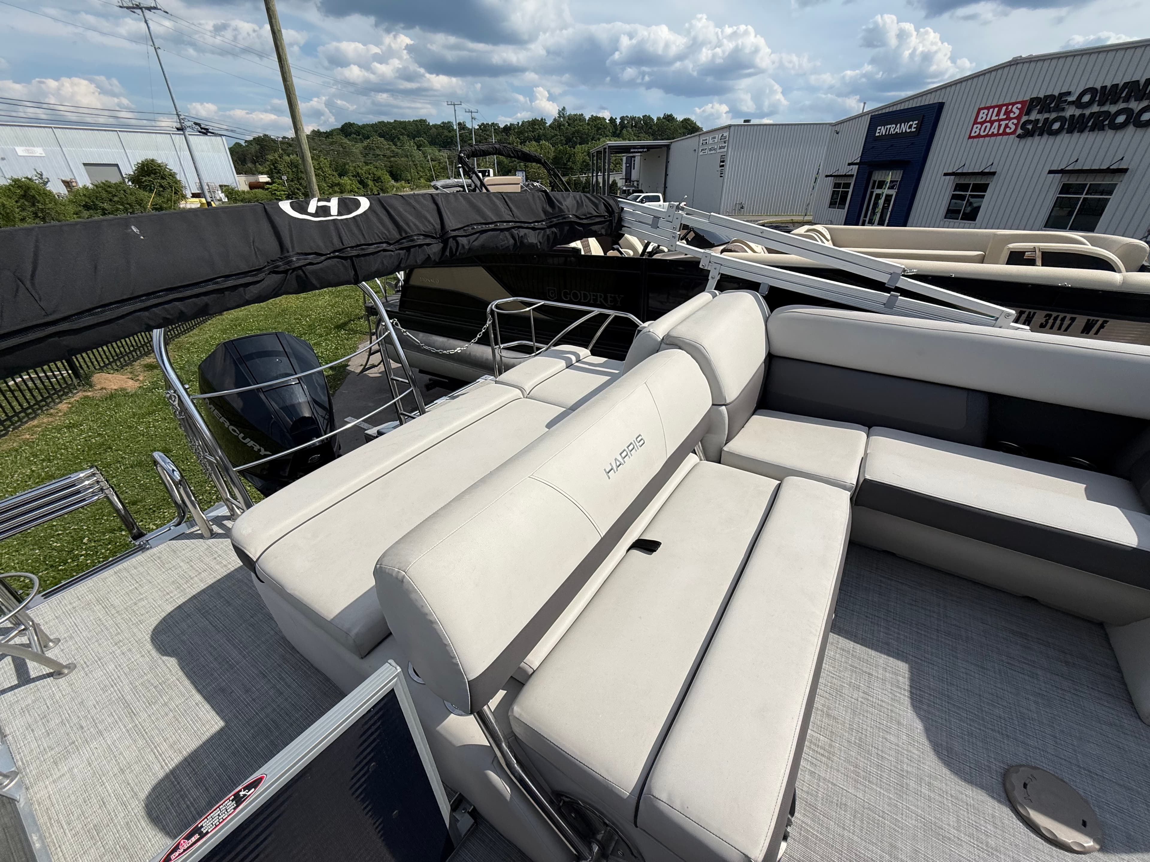 2023 Harris HCX 23 - exterior