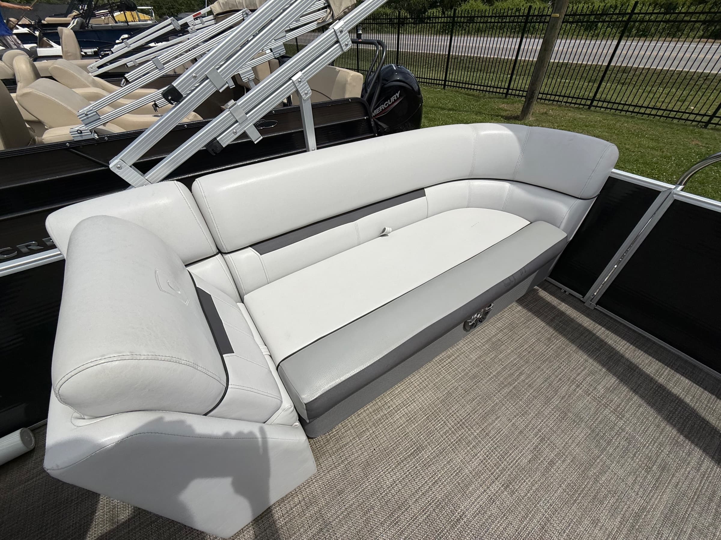 2022 Sweetwater SB - exterior