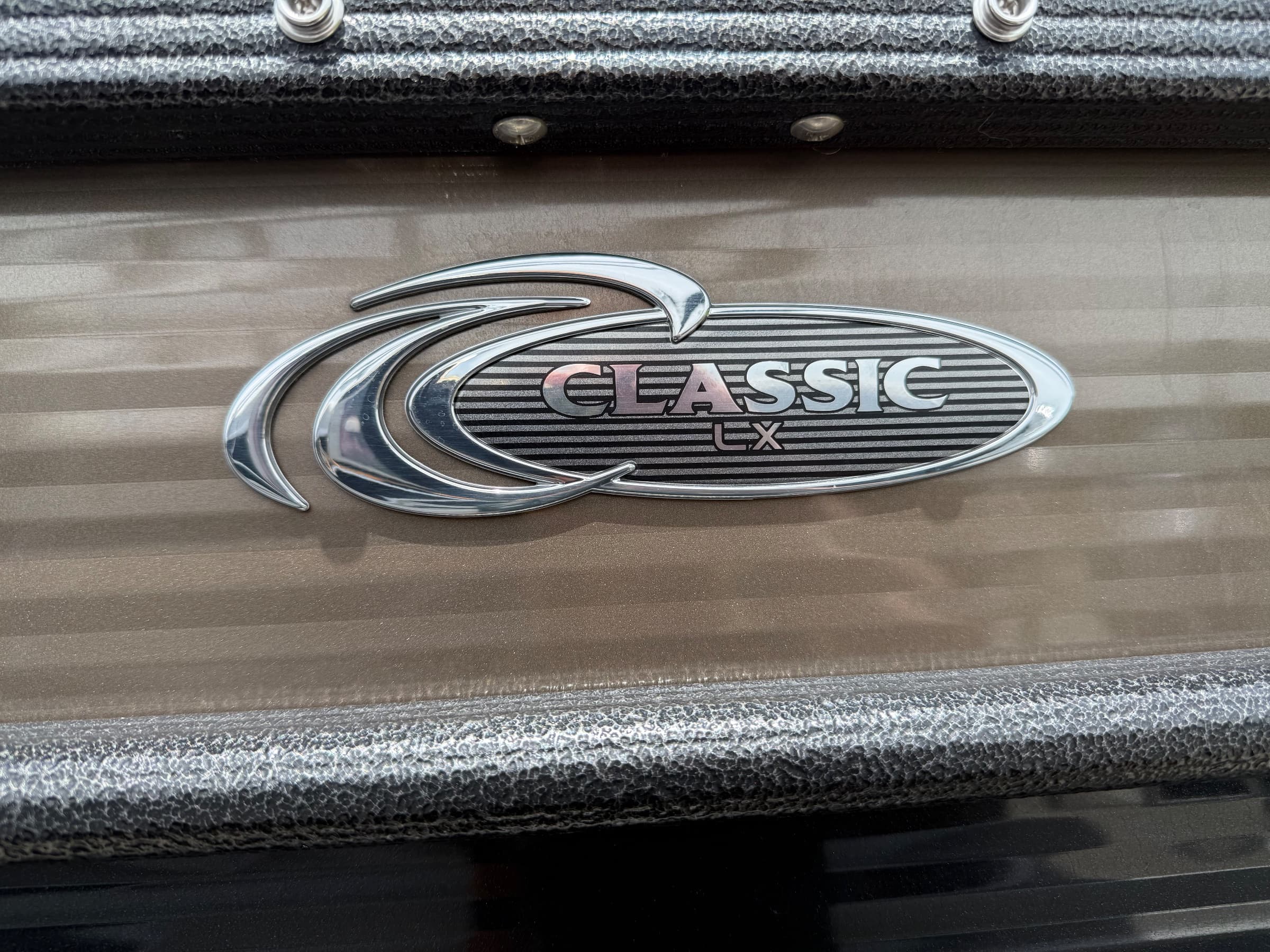 2022 Crest Classic 220 - exterior