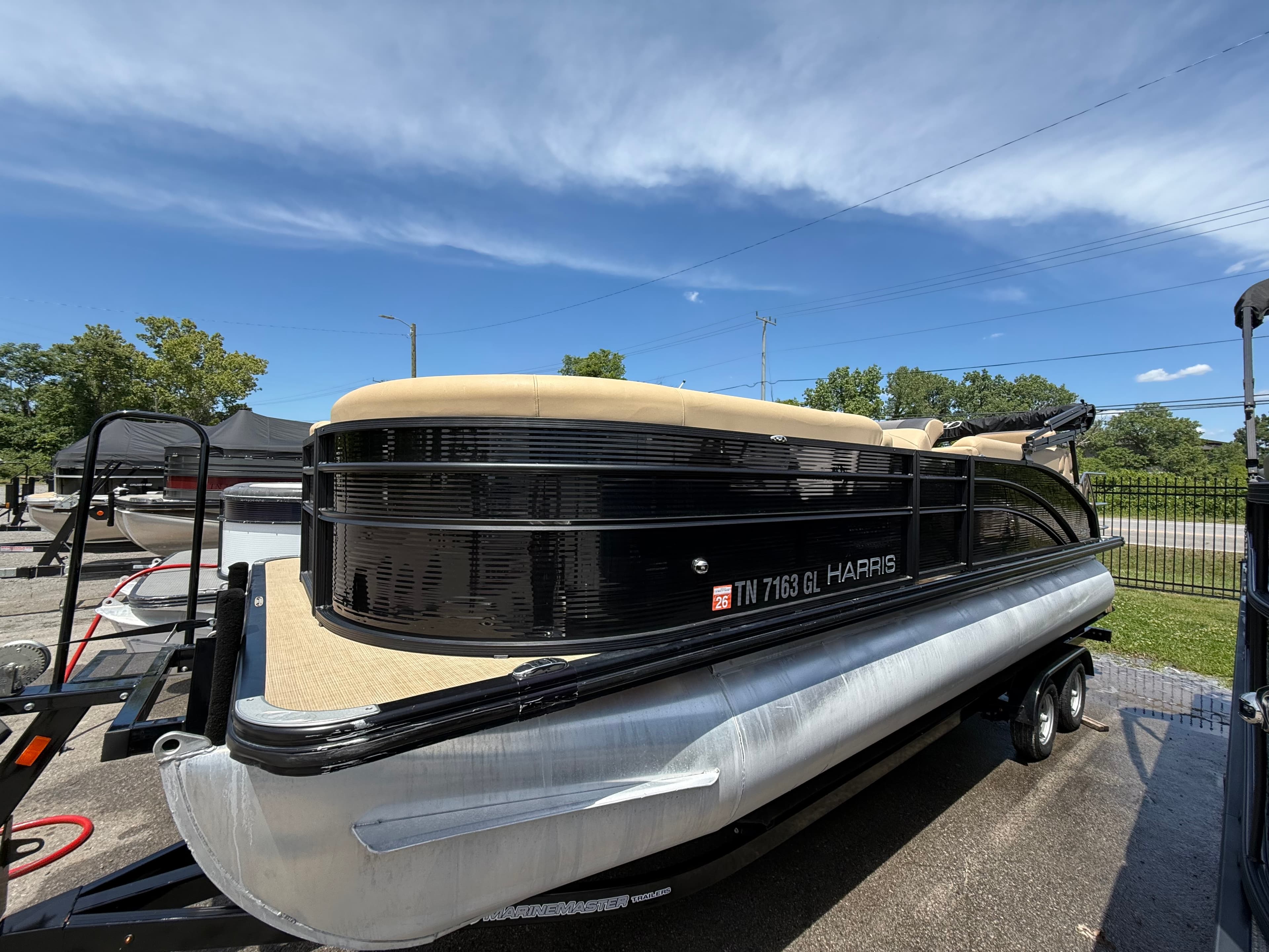 2023 Harris HCX 23 - exterior