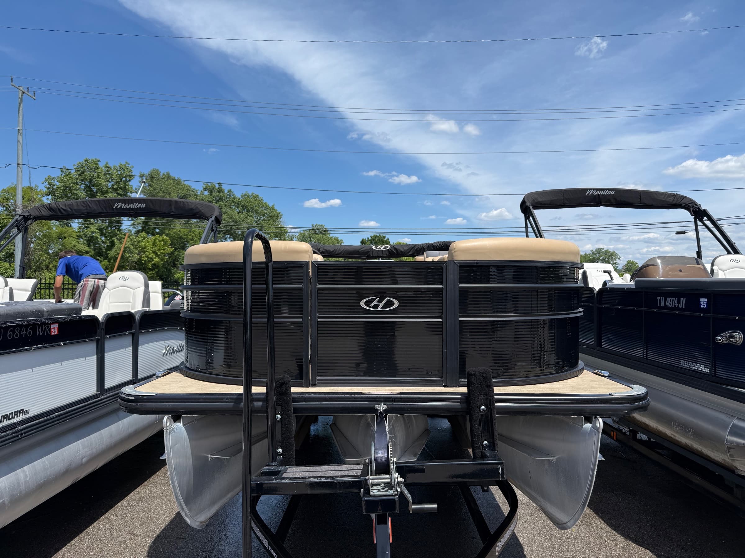 2023 Harris HCX 23 - exterior
