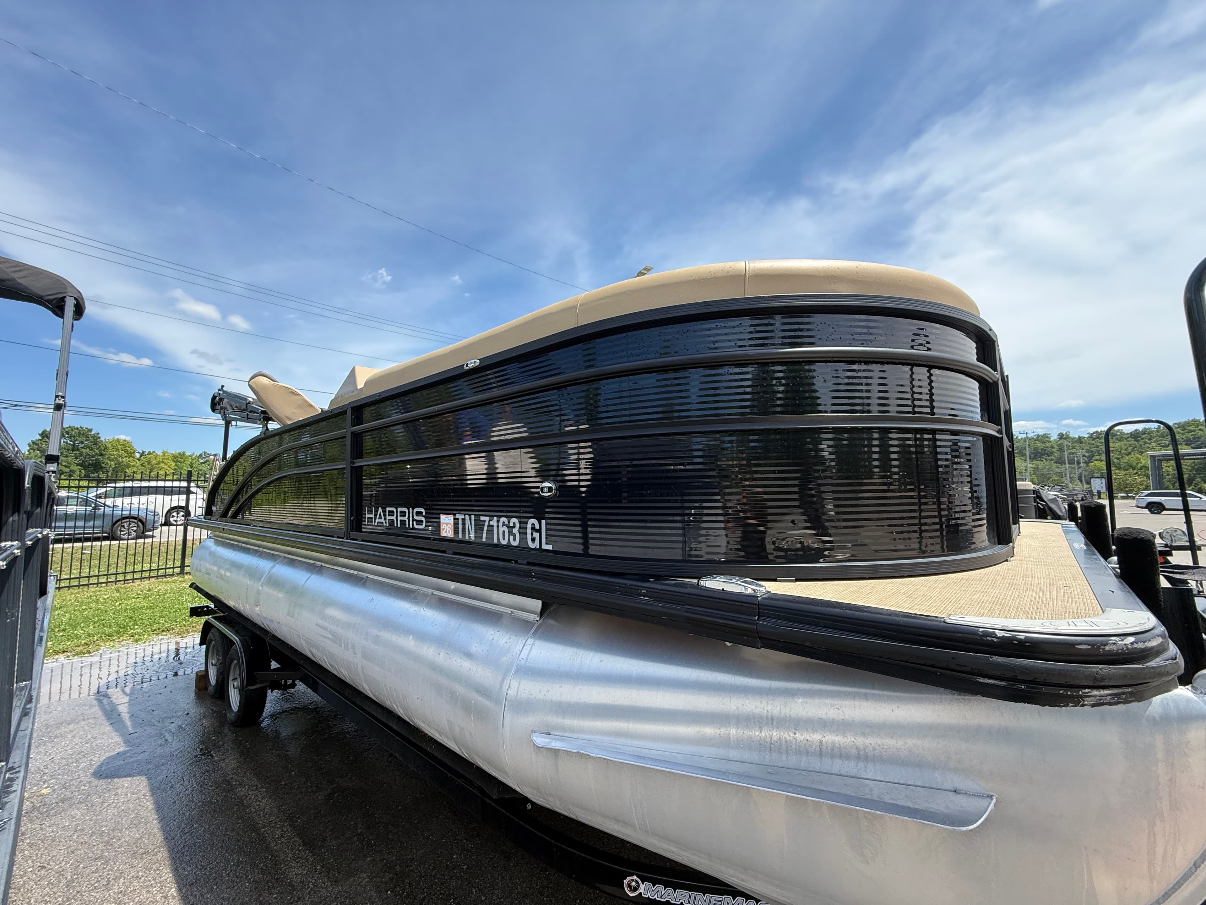 2023 Harris HCX 23 - exterior