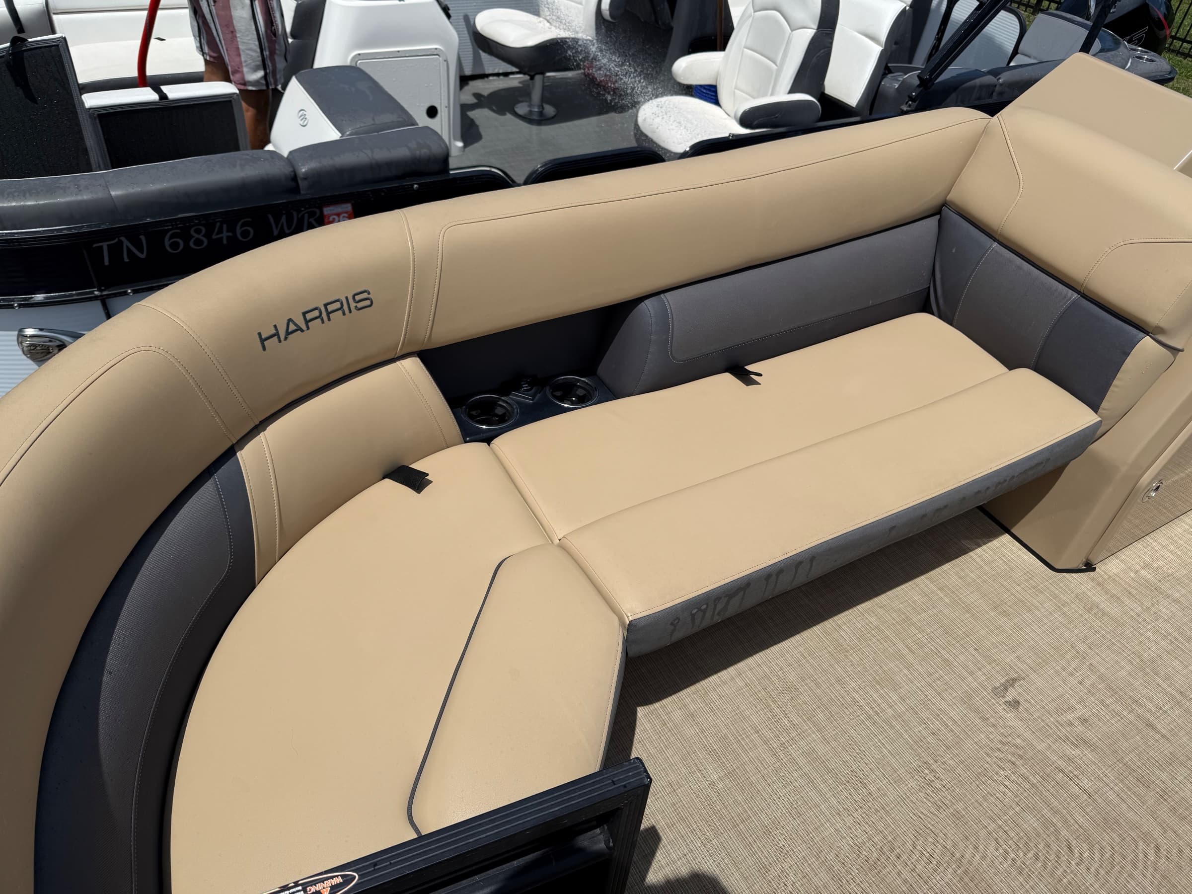 2023 Harris HCX 23 - exterior