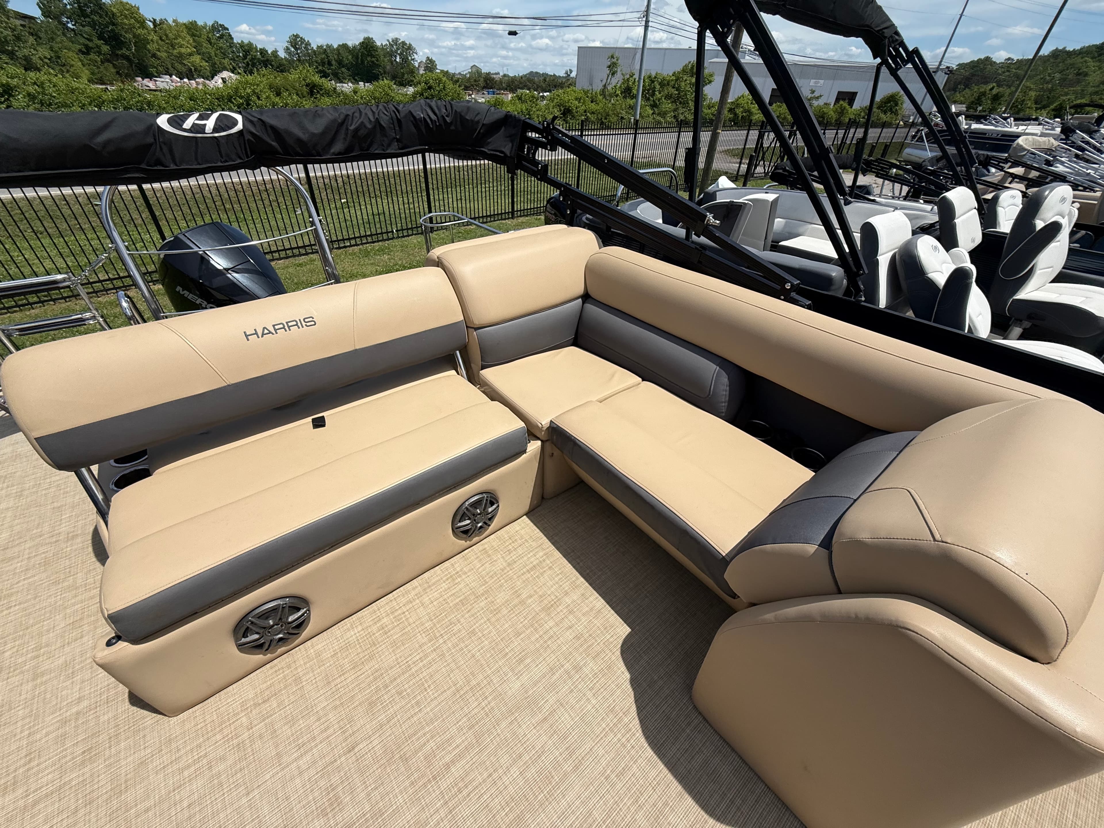 2023 Harris HCX 23 - exterior