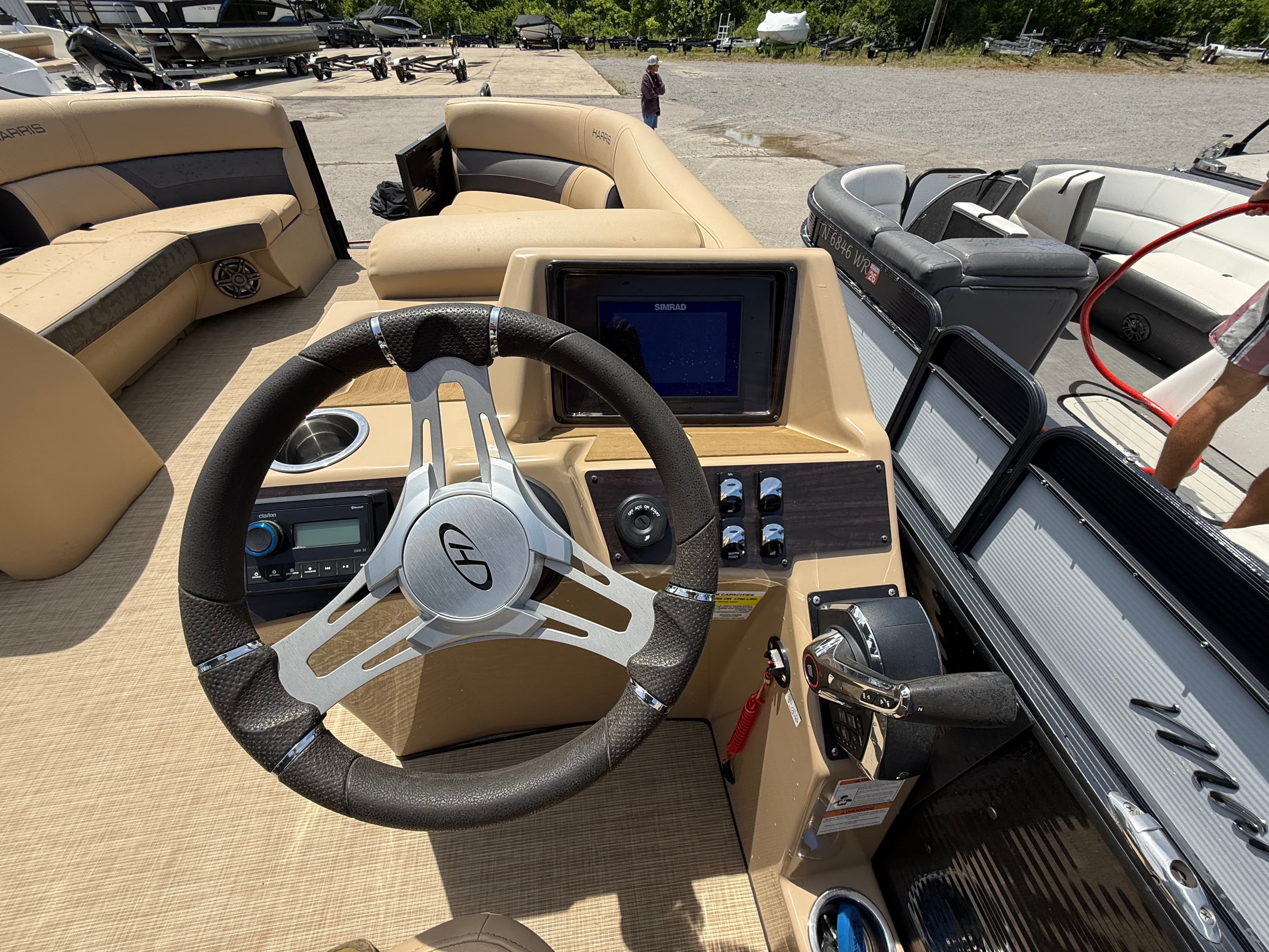 2023 Harris HCX 23 - exterior