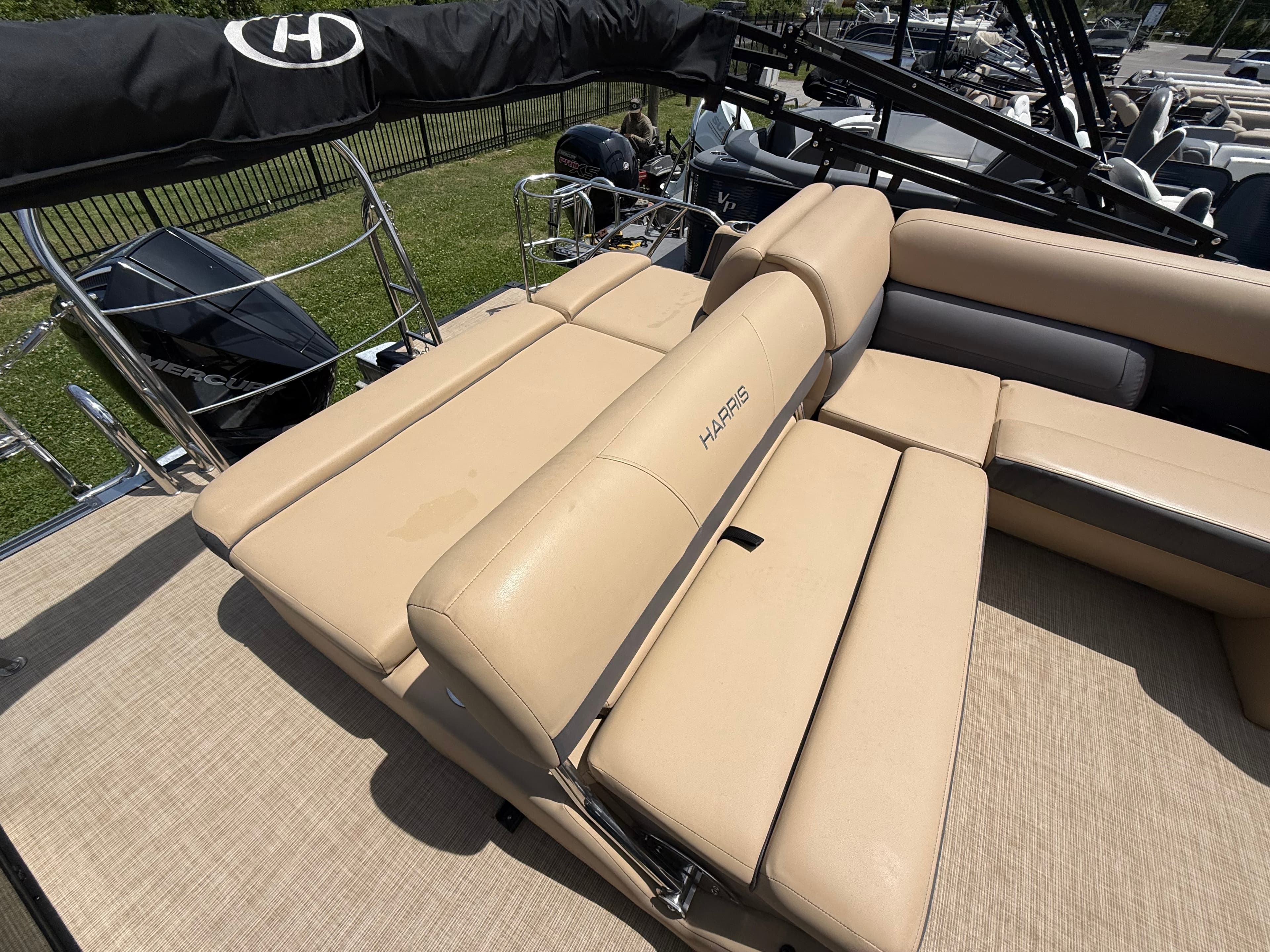 2023 Harris HCX 23 - exterior