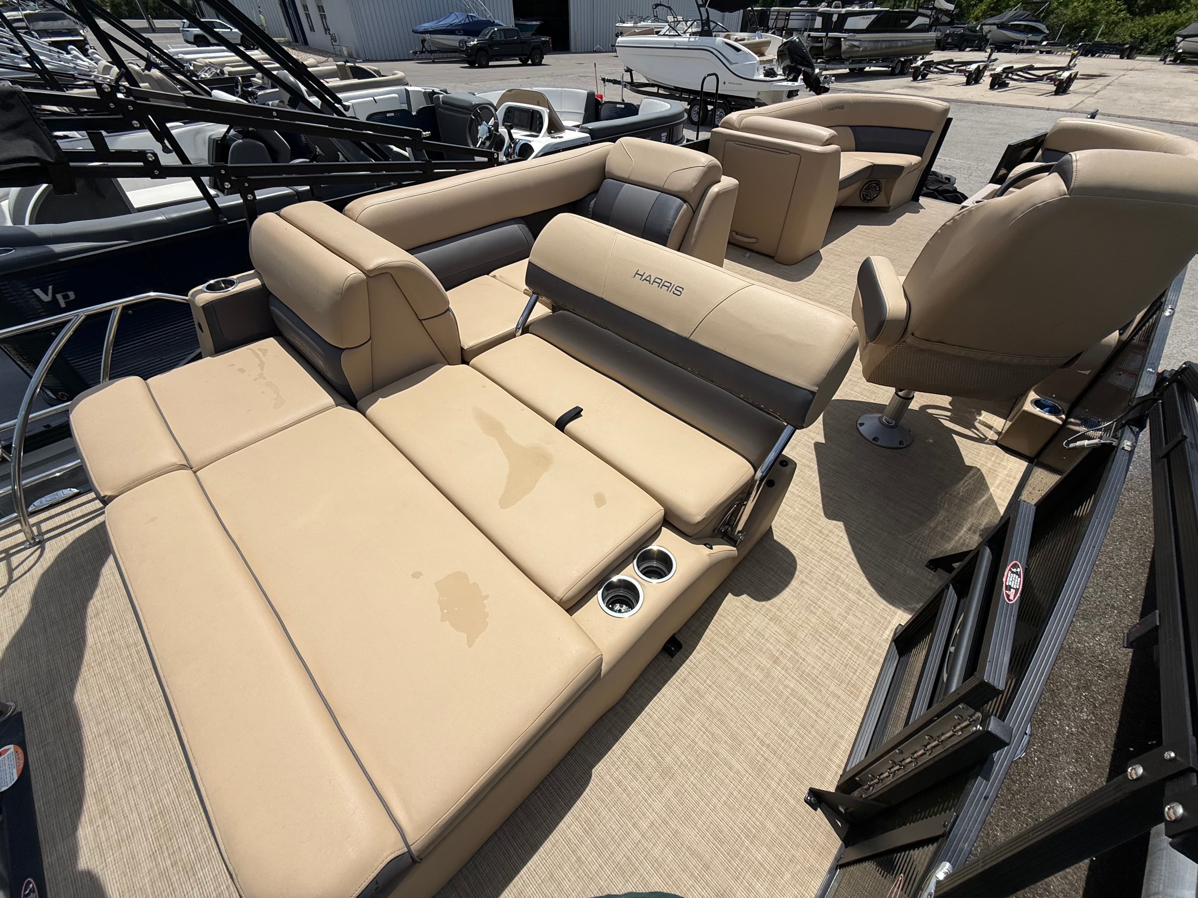 2023 Harris HCX 23 - exterior