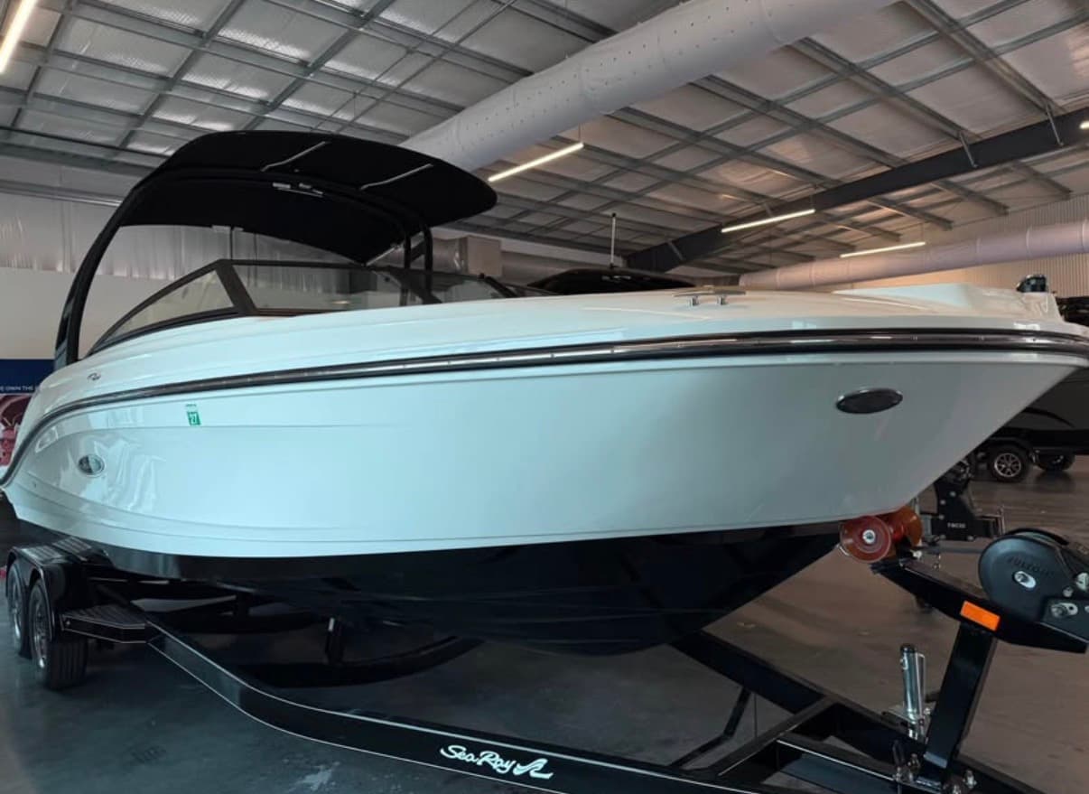 2024 Sea Ray 230 - exterior